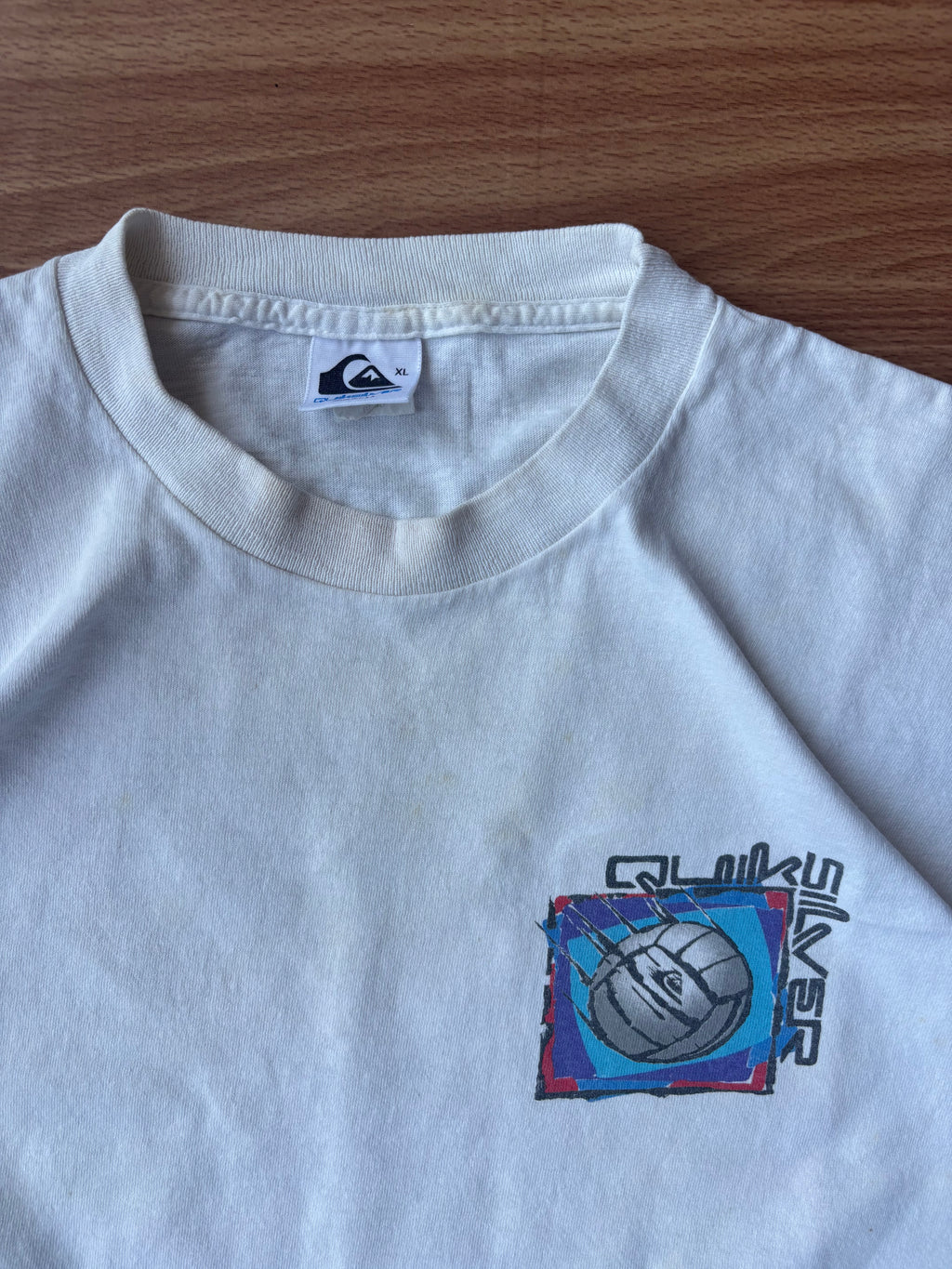 Vintage 90’s Quiksilver tee (L)