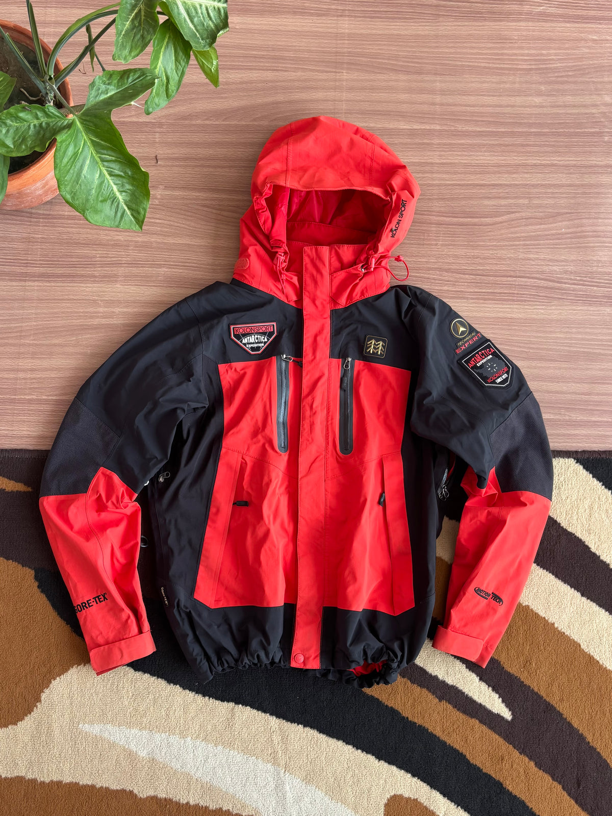 Kolon Antarctica expedition goretex shell (S)