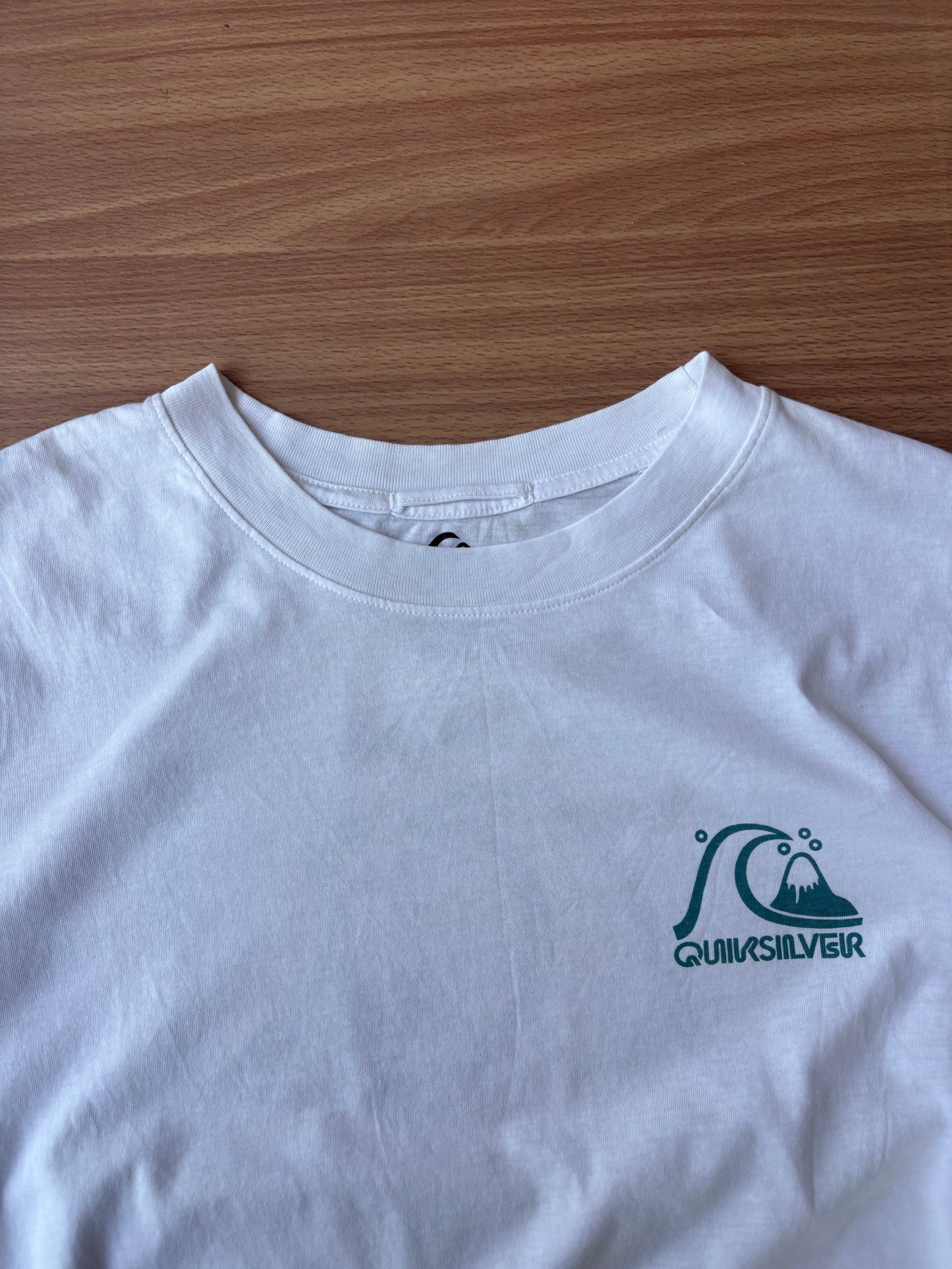 Quiksilver cropped top (S)