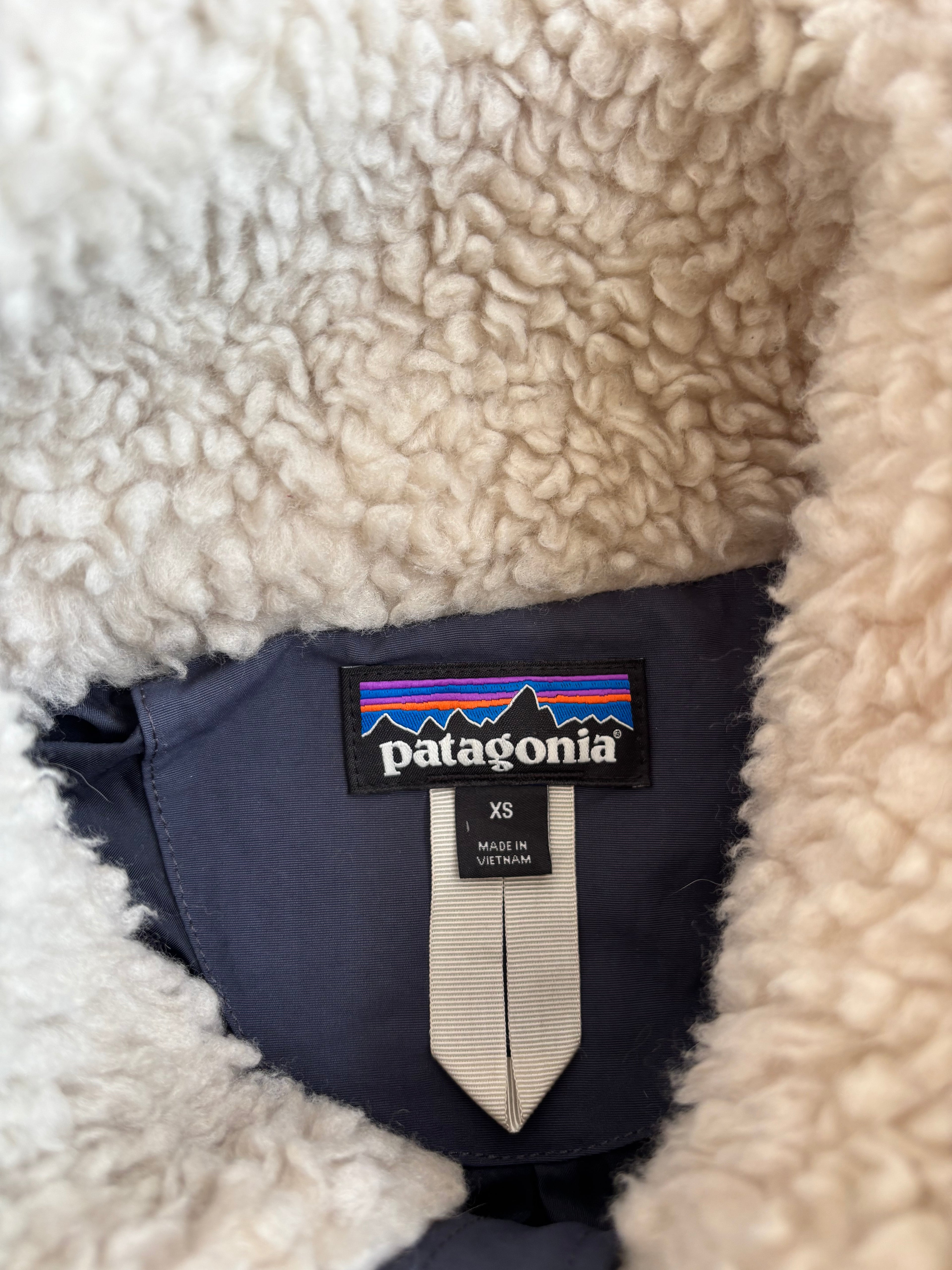 Patagonia sherpa fleece vest (XS-S)