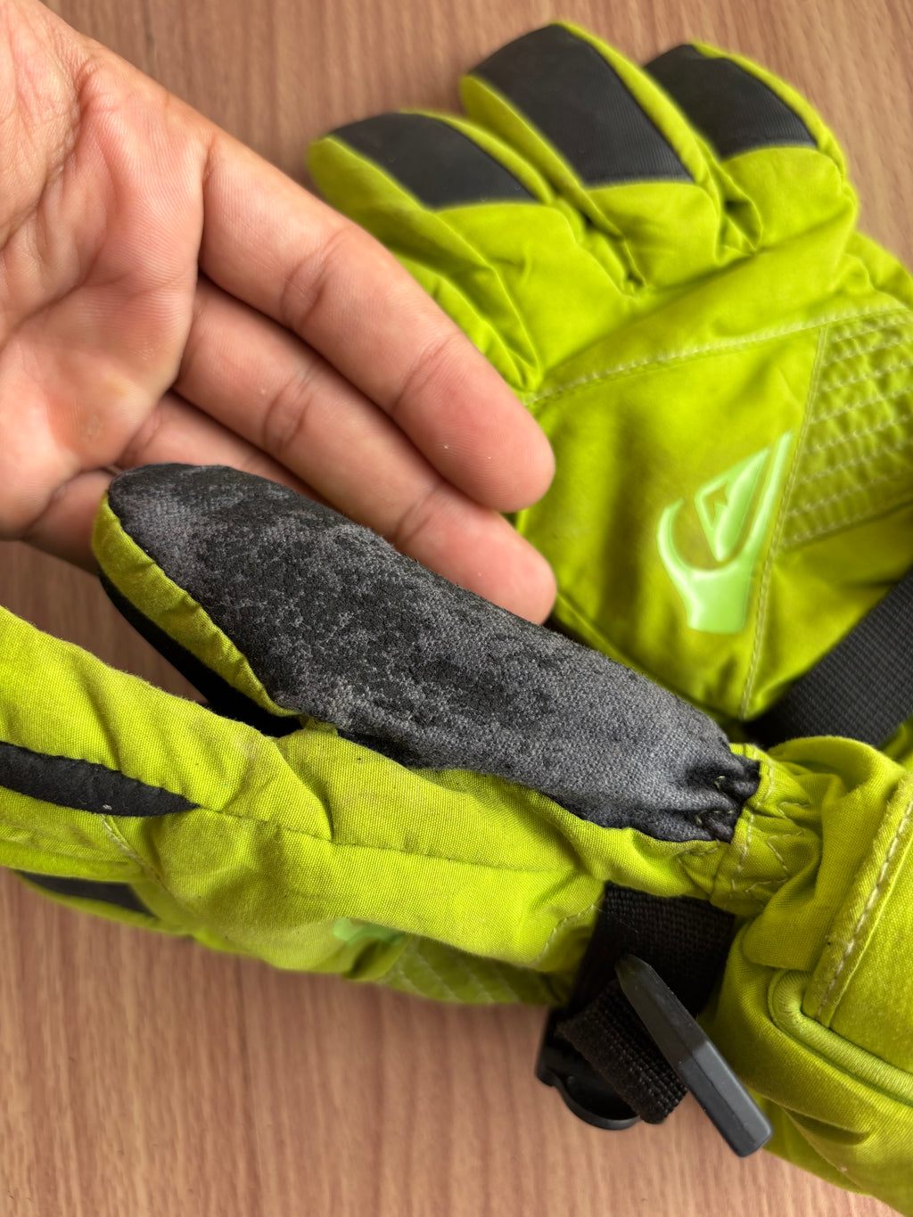 Quiksilver gloves
