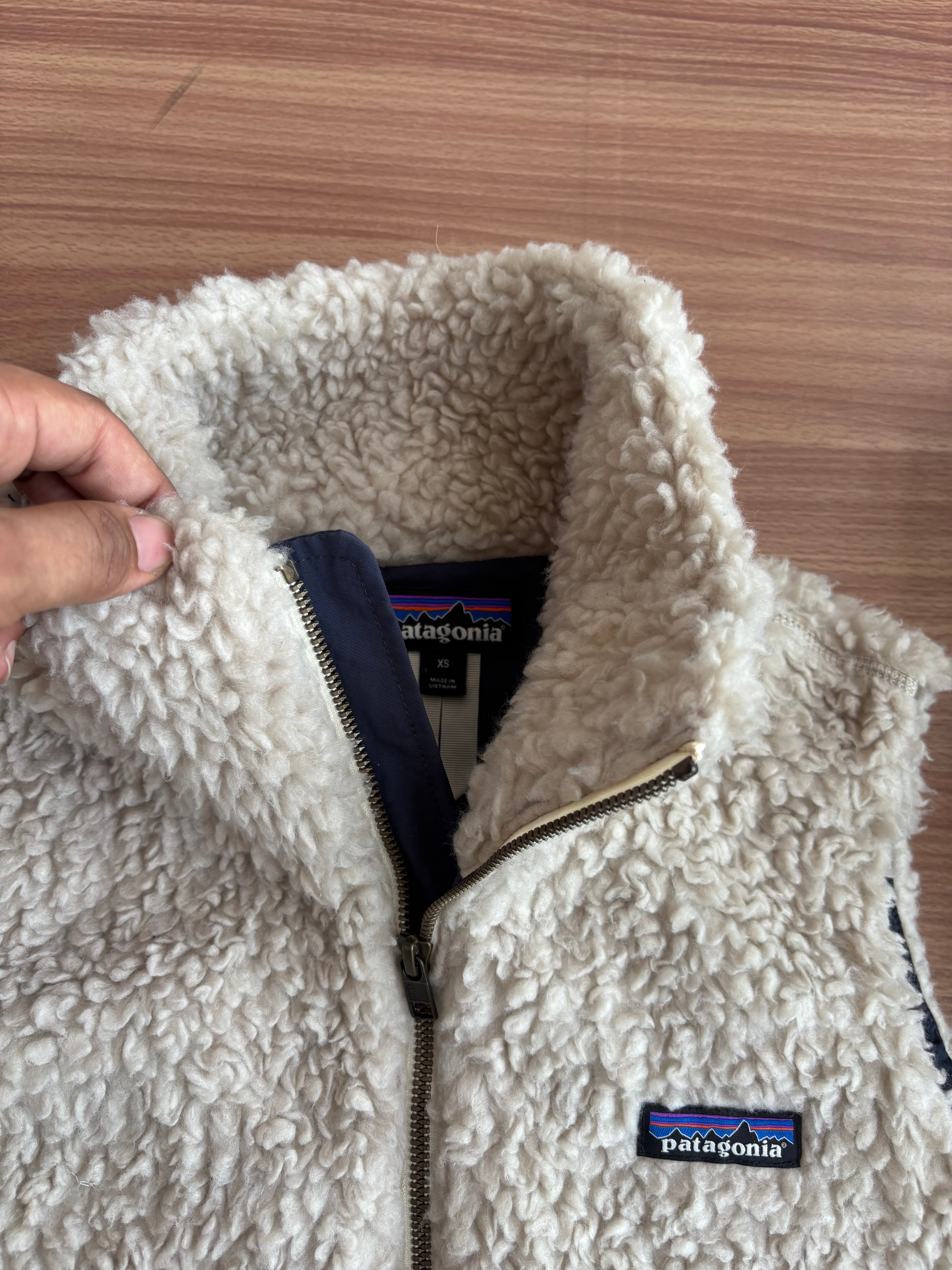 Patagonia sherpa fleece vest (XS-S)