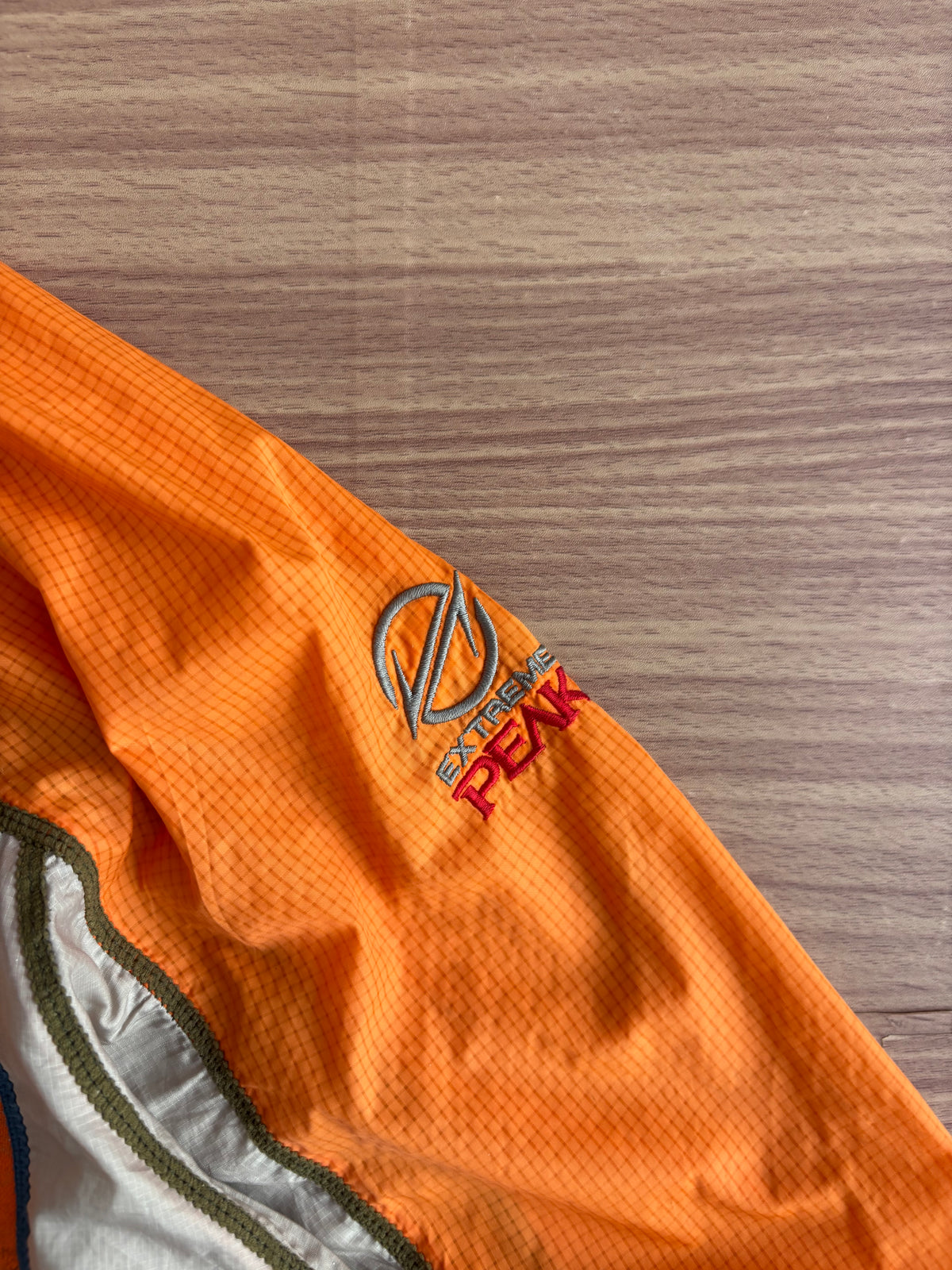 Blackyak extreme peak ultralight shell (S-M)