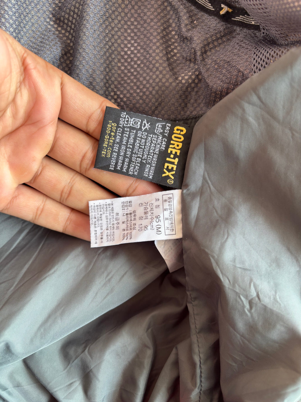 Columbia Titanium Goretex shell (W/M)