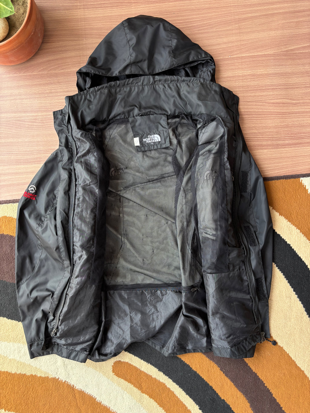 The North Face summitseries shell (L)
