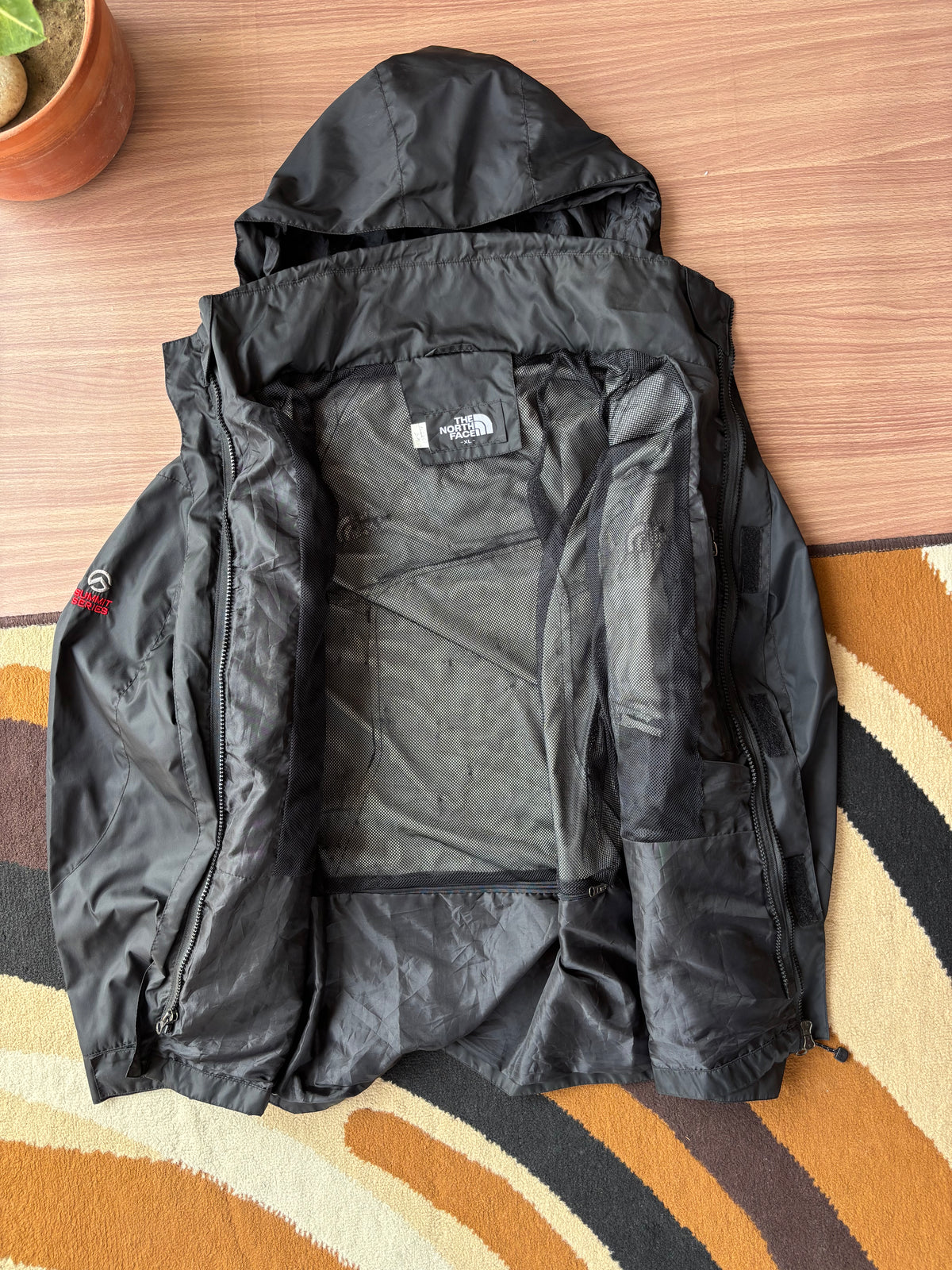 The North Face summitseries shell (L)