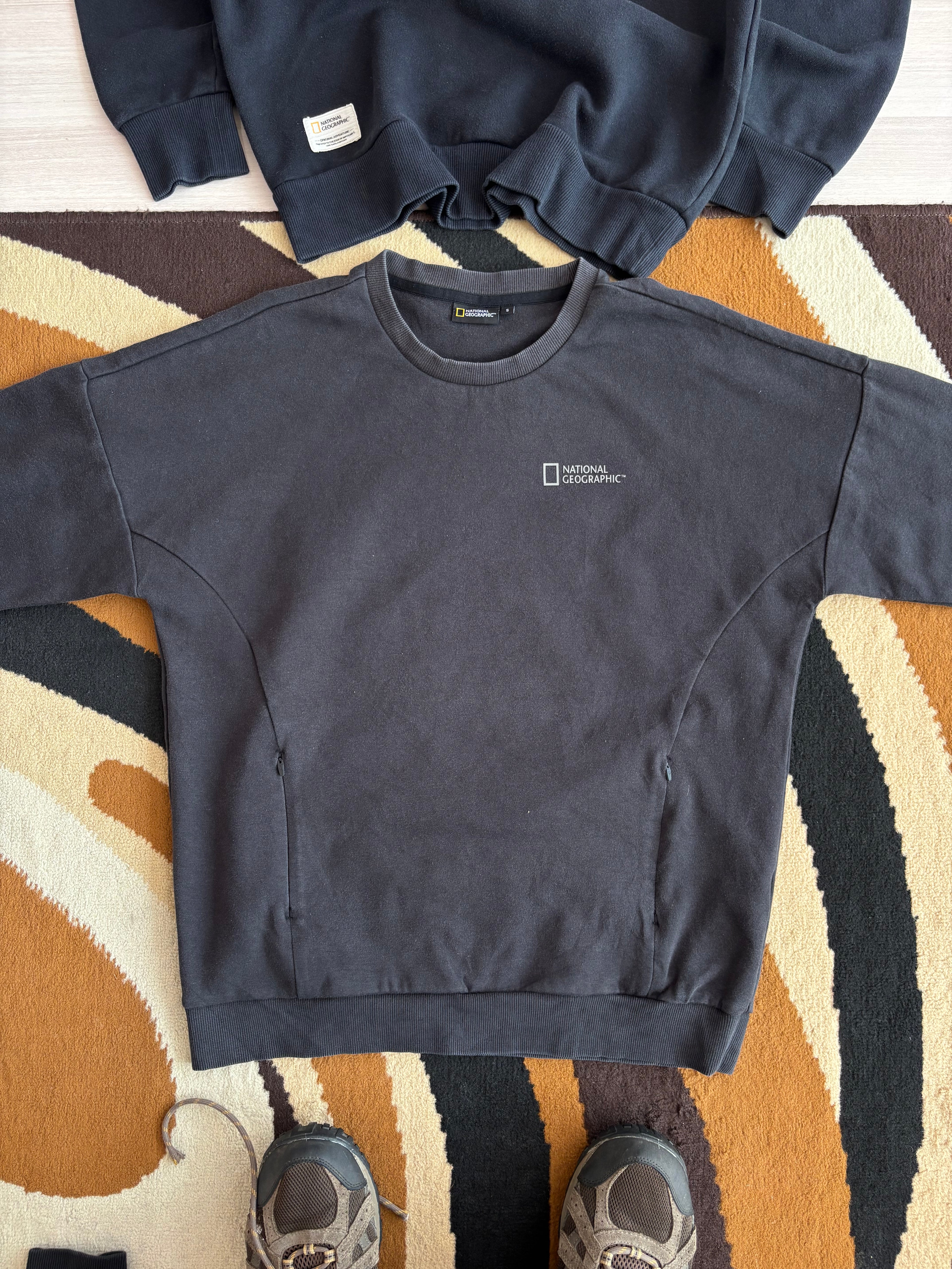 Nat Geo solar system sweatshirt (M)