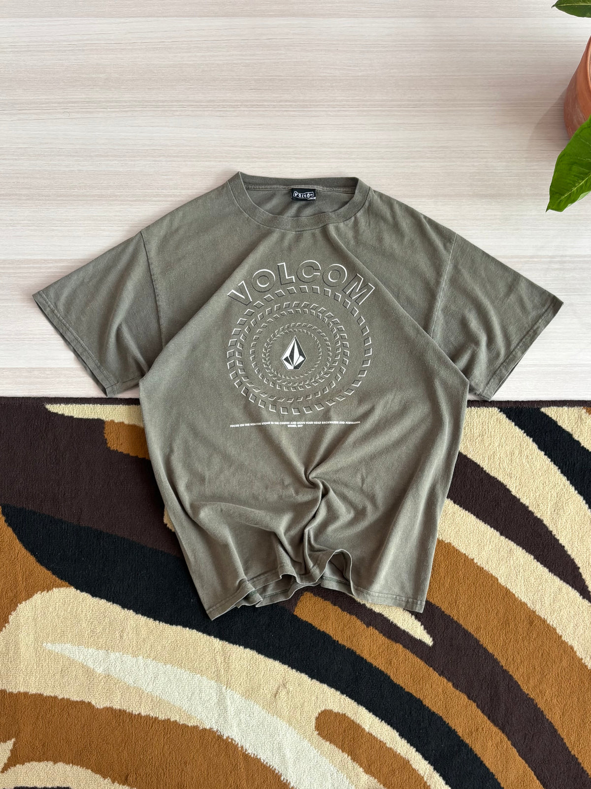 Volcom optical illusion tee (M)