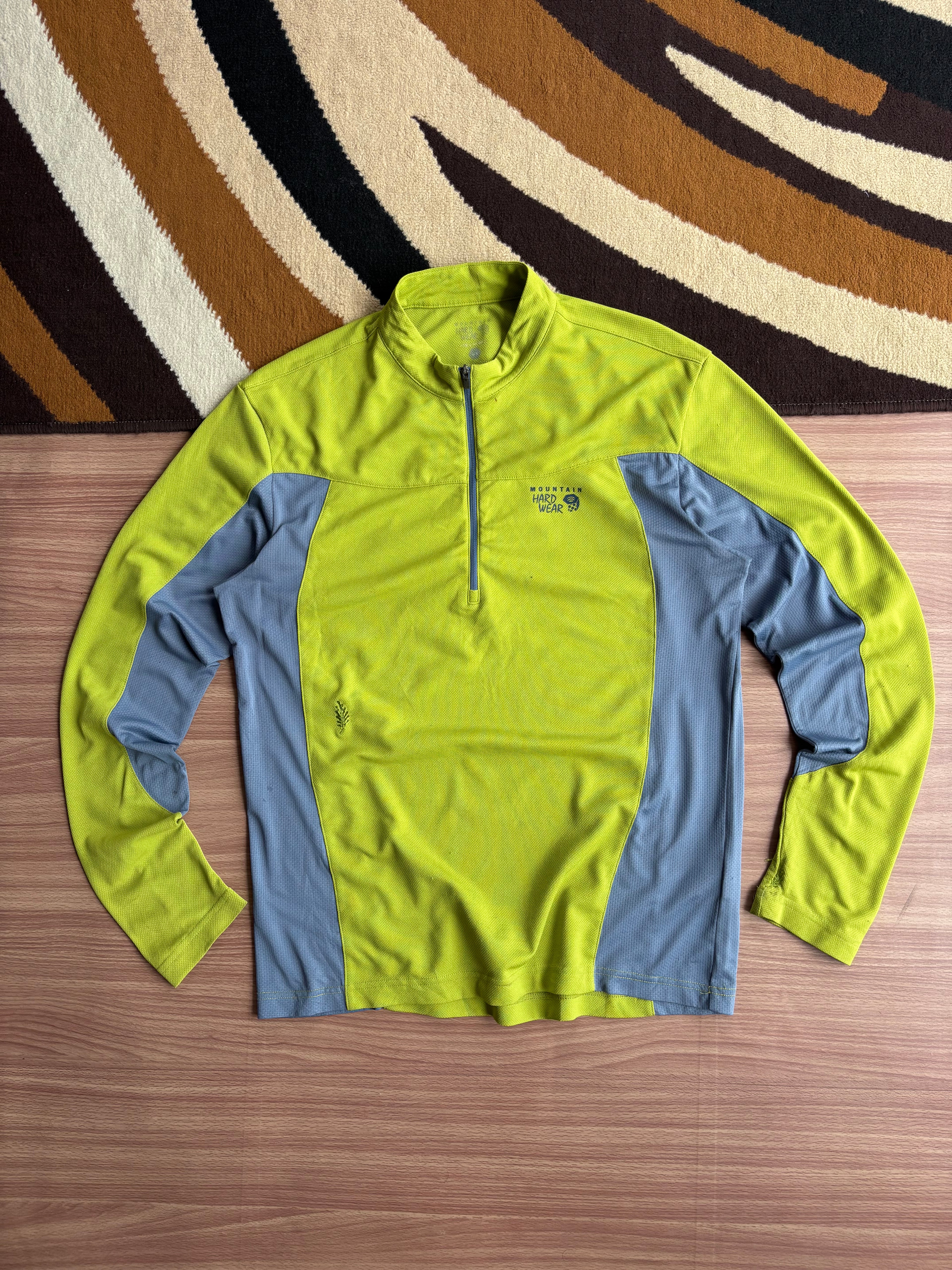 Mountain Hardware full sleeve tee (L)