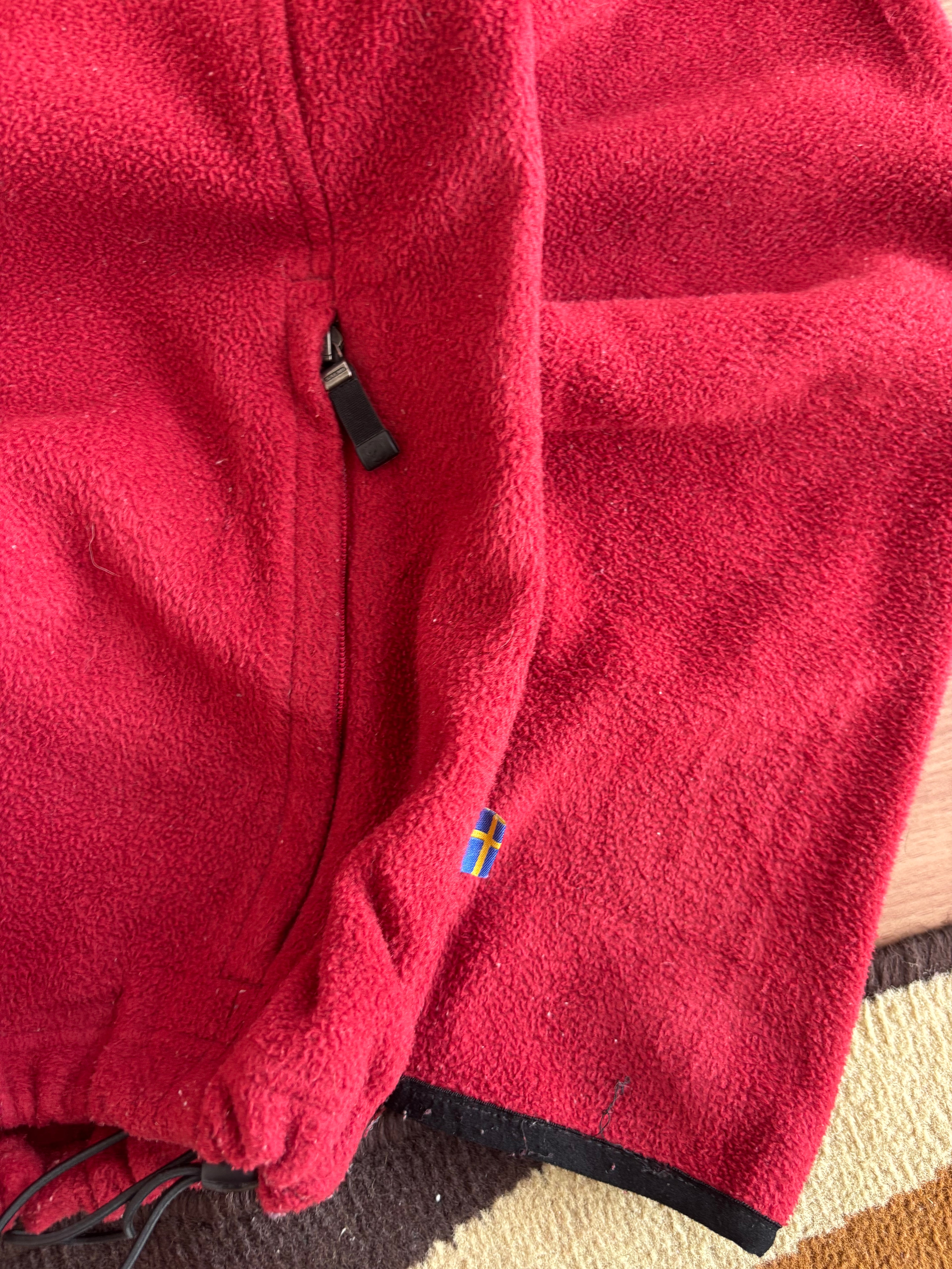 Fjällräven maroon fleece