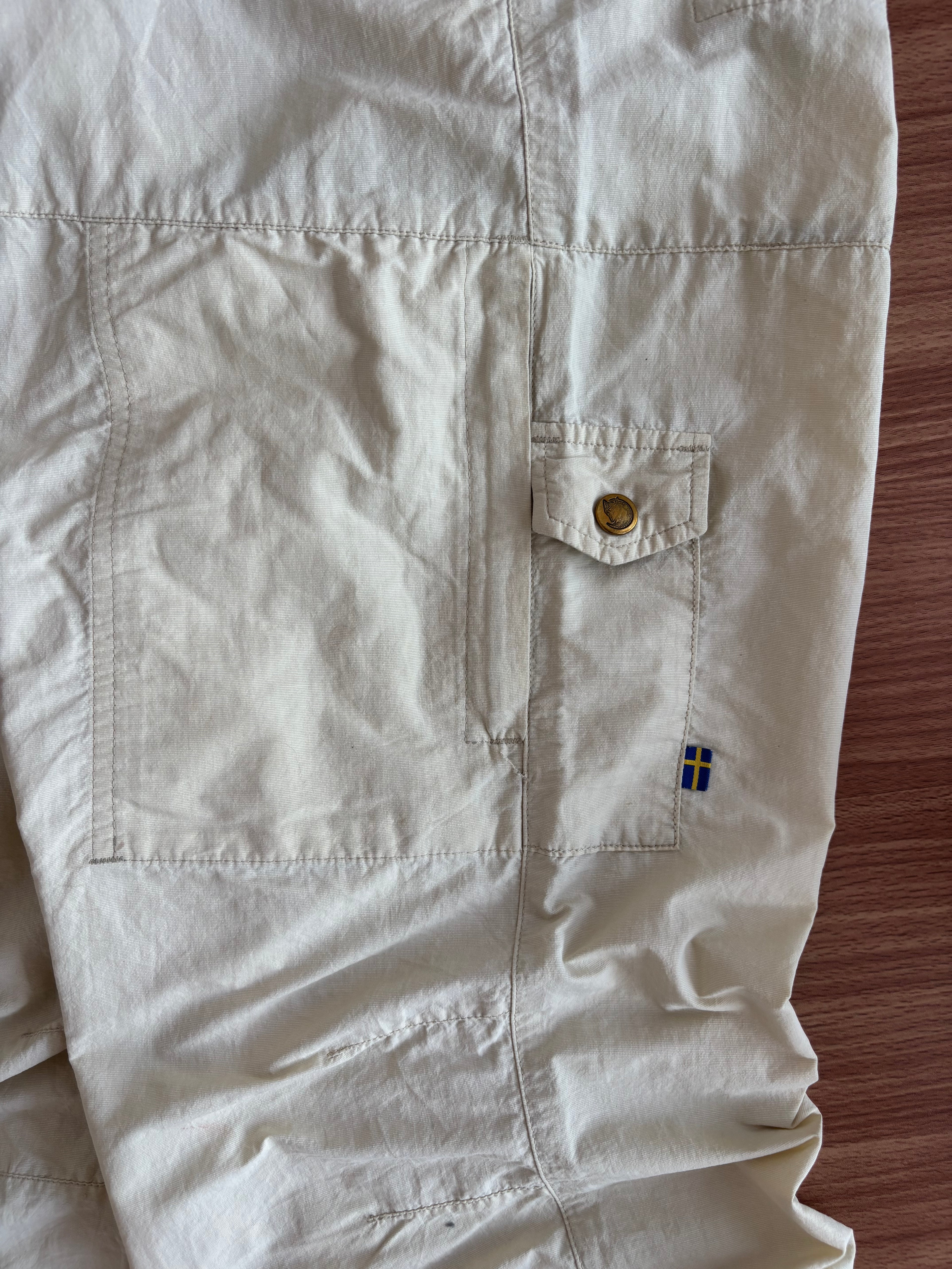 Fjall Raven Beige cargo shell