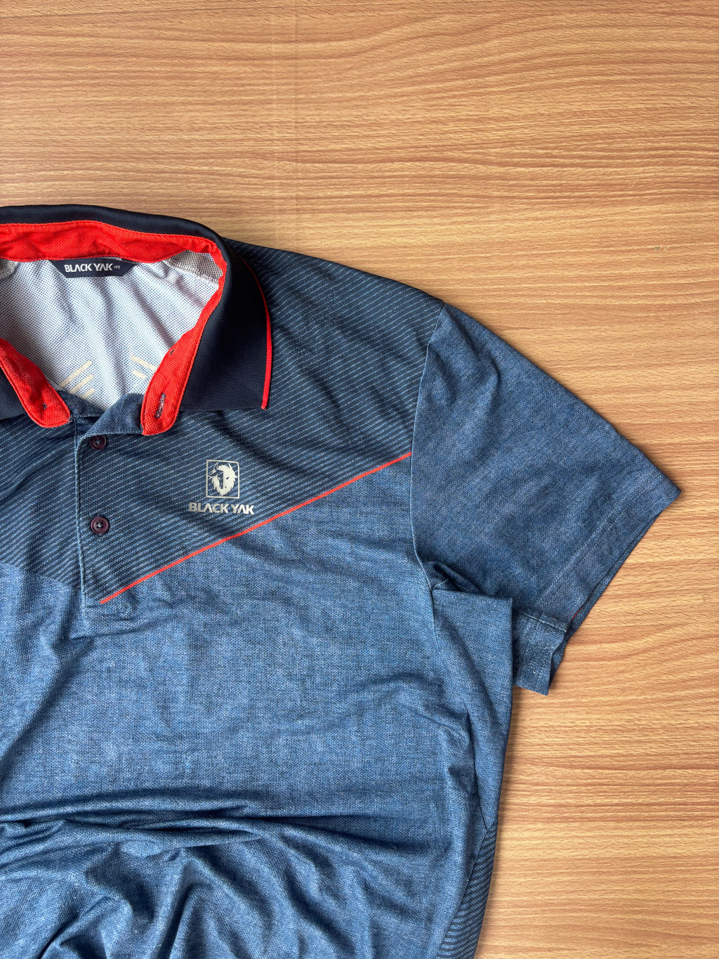 BlackYak polo tee (L)