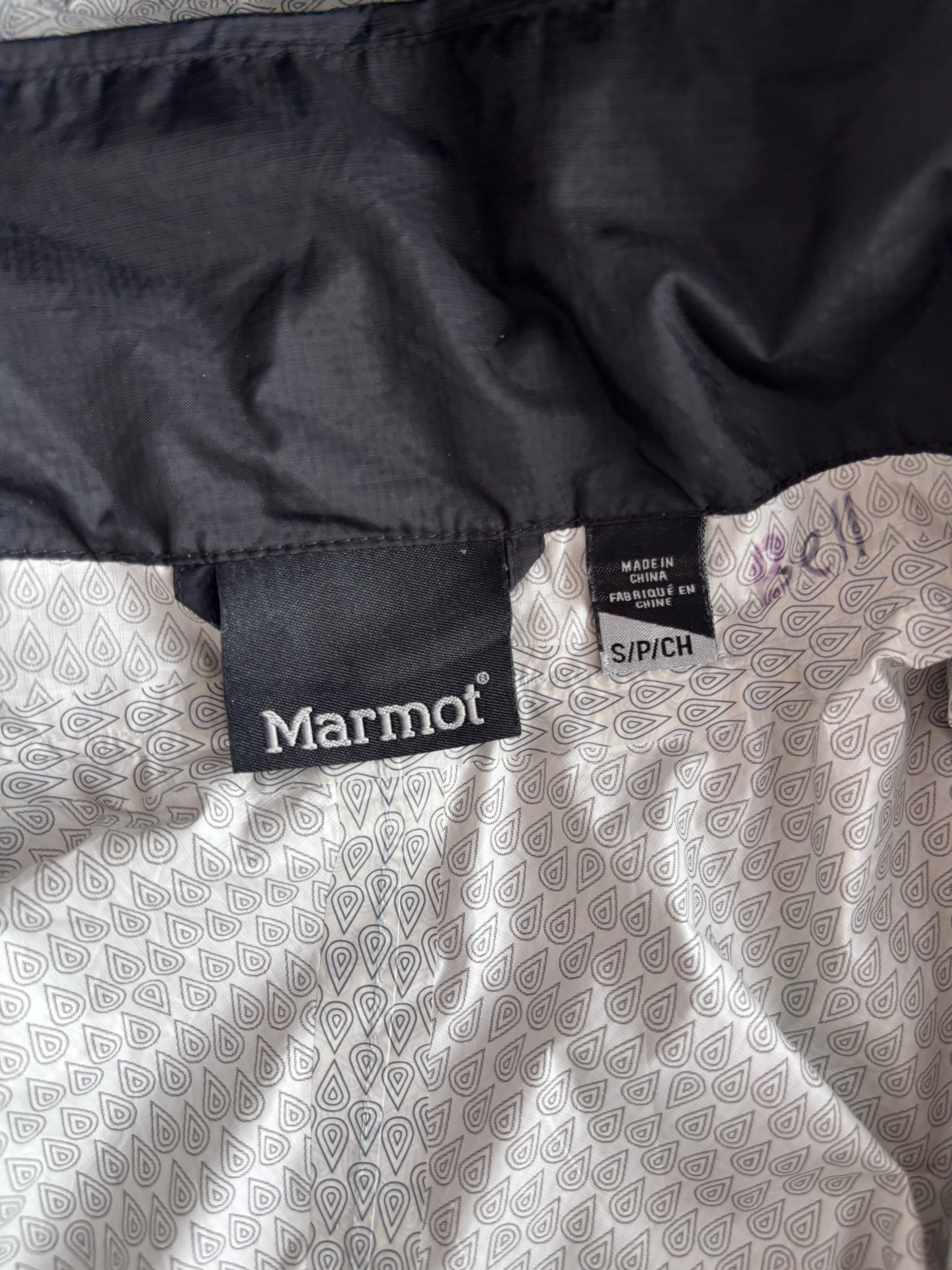 Marmot packable 2.5L shell (M)