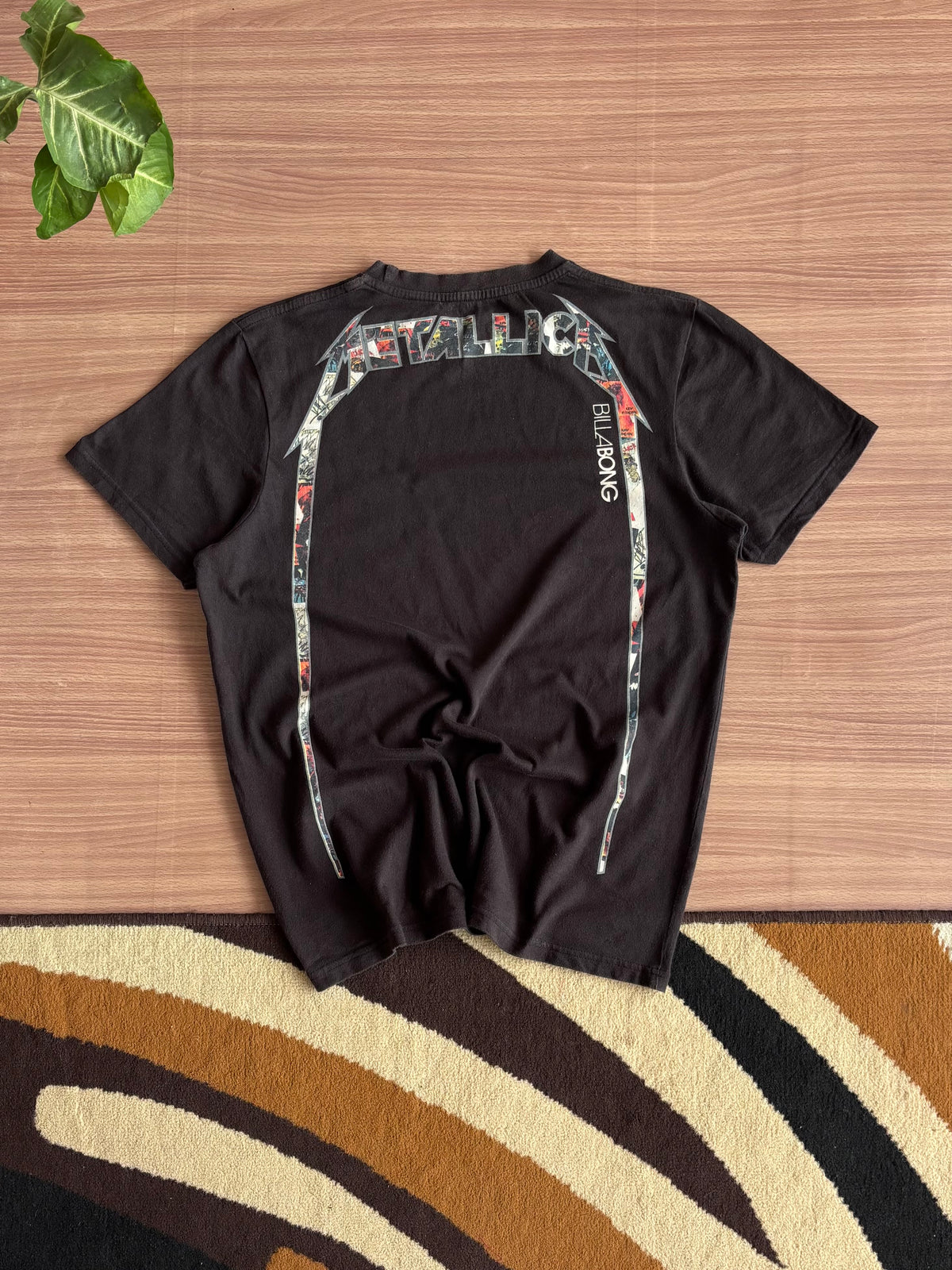 Billabong x metallica tee (M)