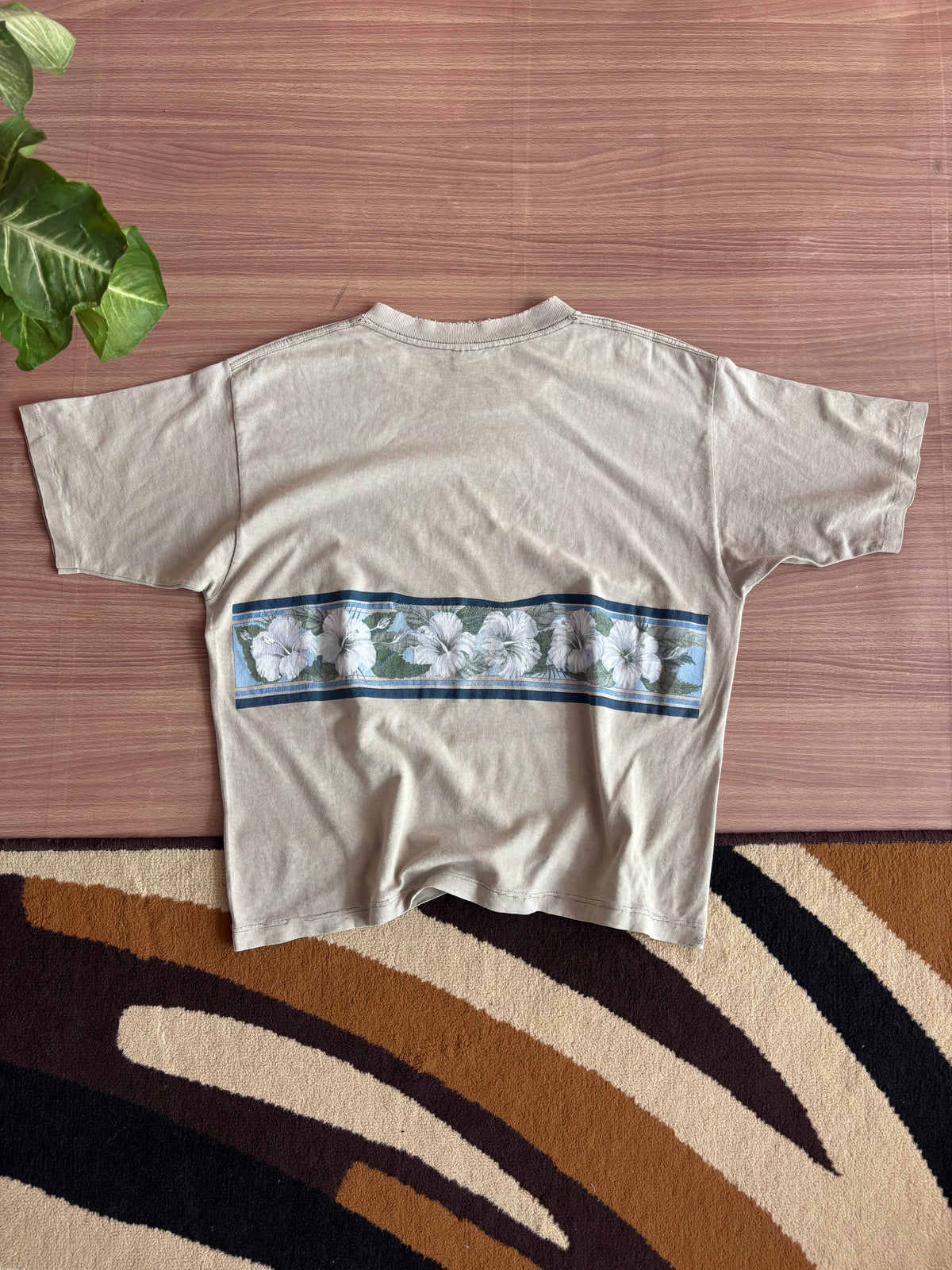 Vintage Quiksilver Grail tee (S-M)
