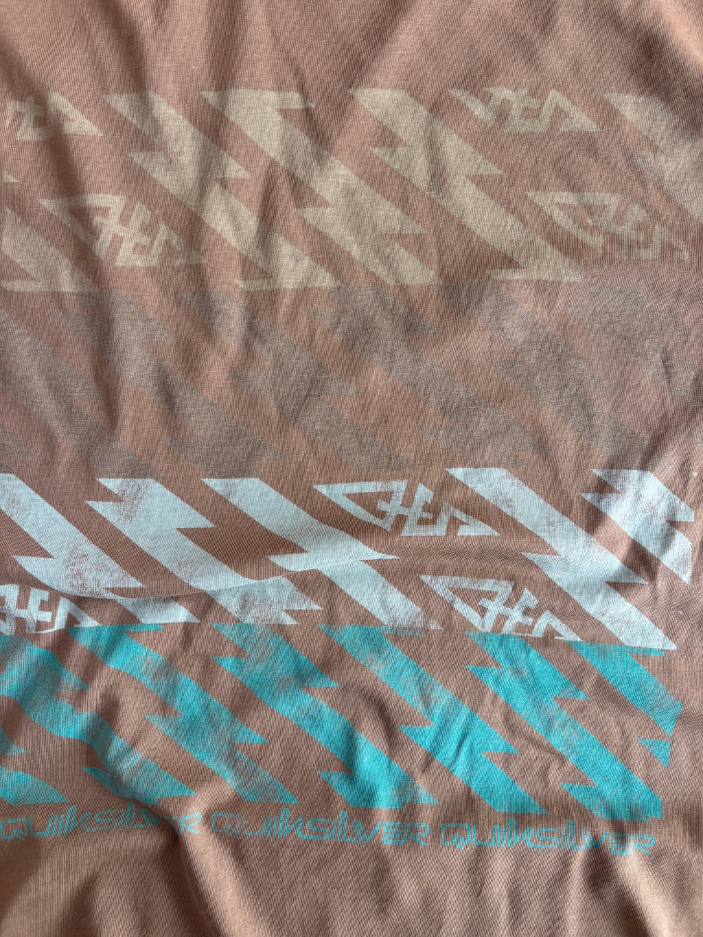 Quiksilver aztec graphic tee (M)