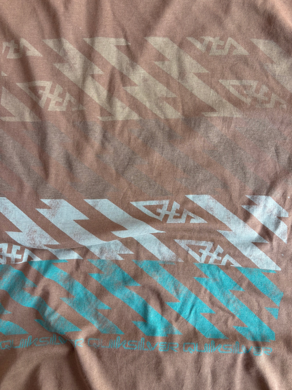 Quiksilver aztec graphic tee (M)