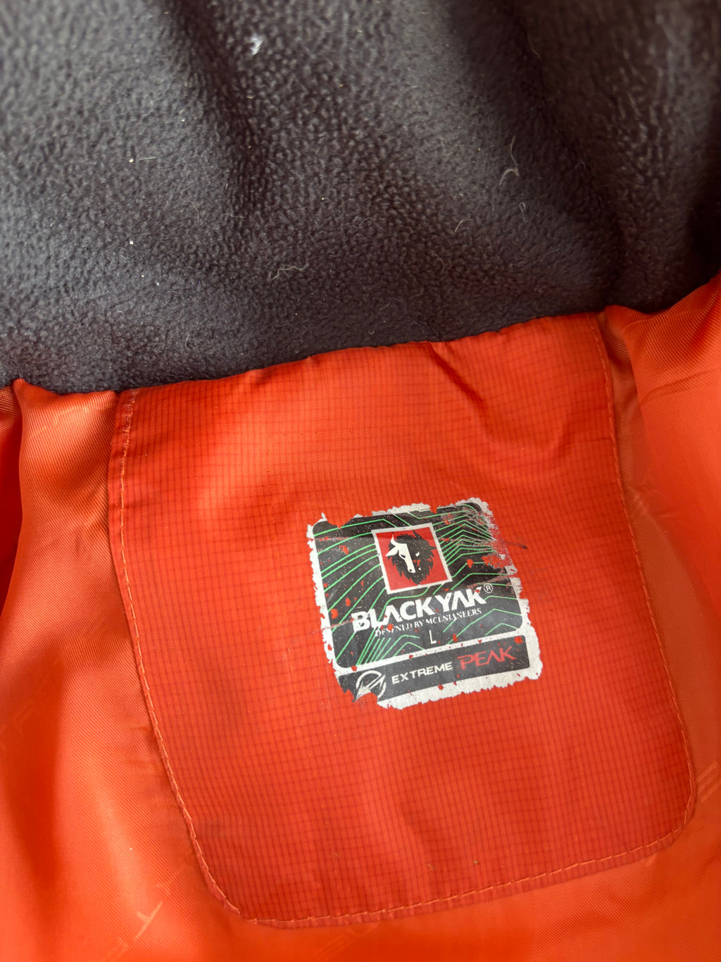 Black yak extreme peak puffer