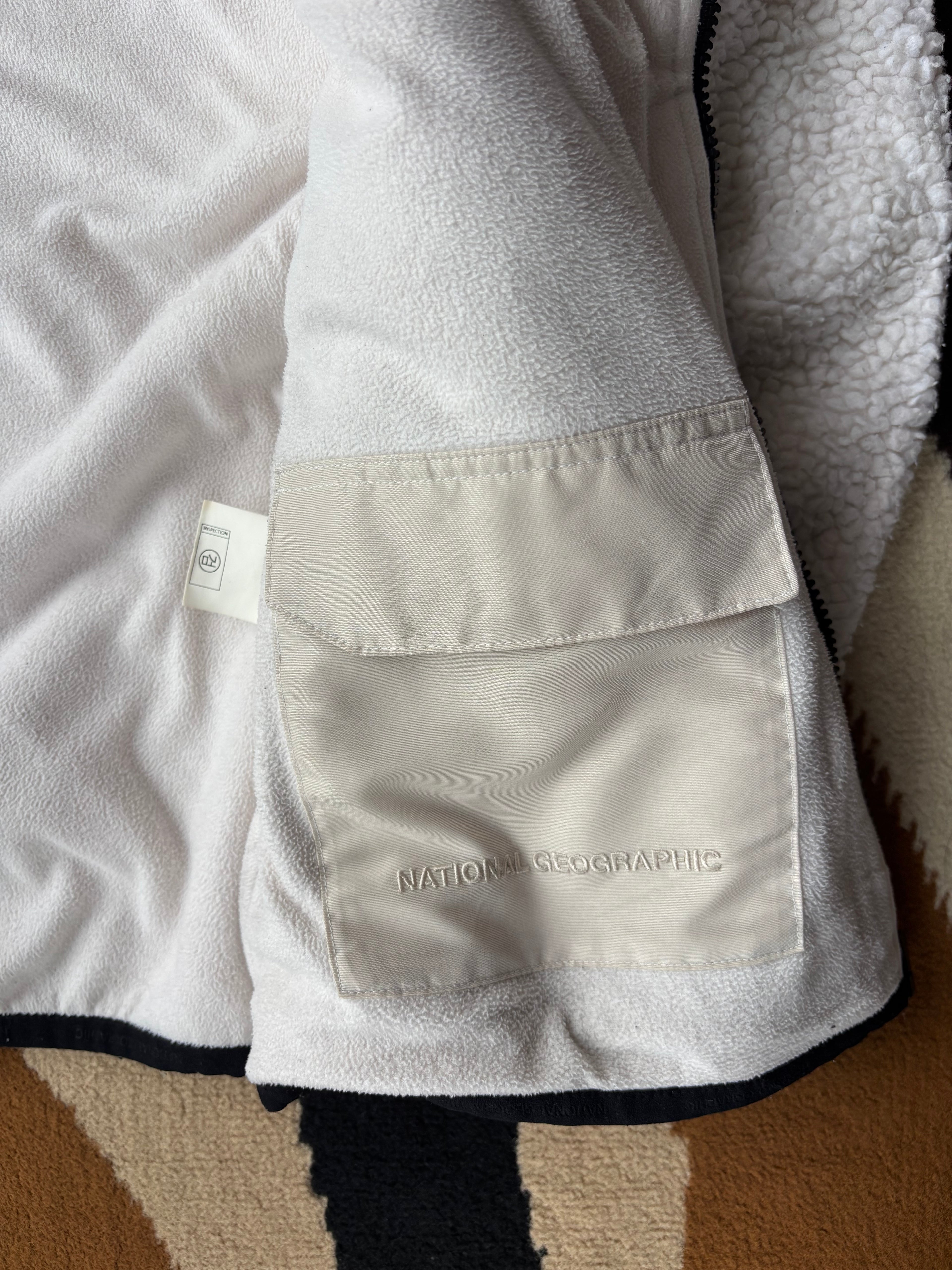 National Geographic fleece hoodie (M-L)