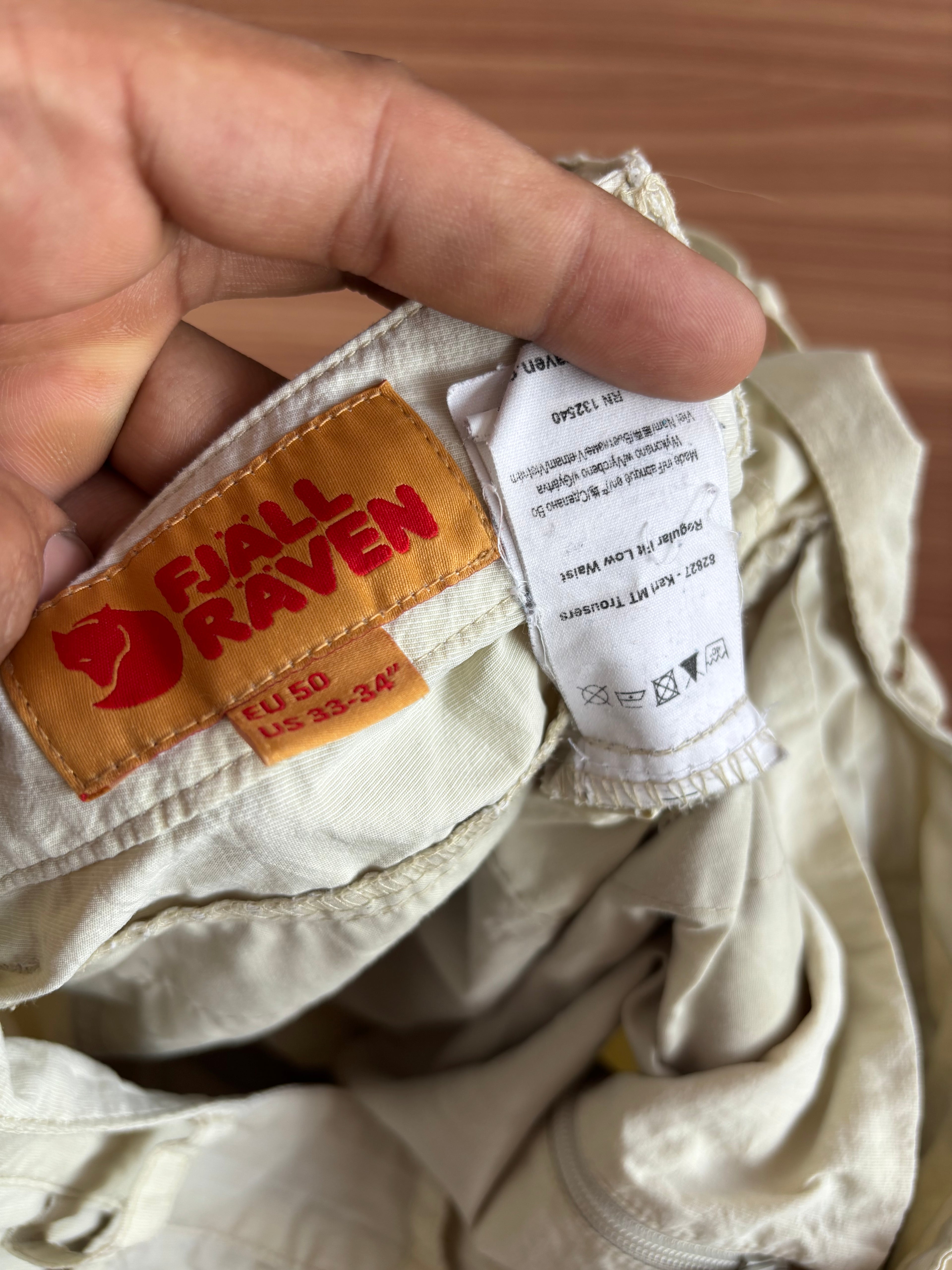 Fjall Raven Beige cargo shell
