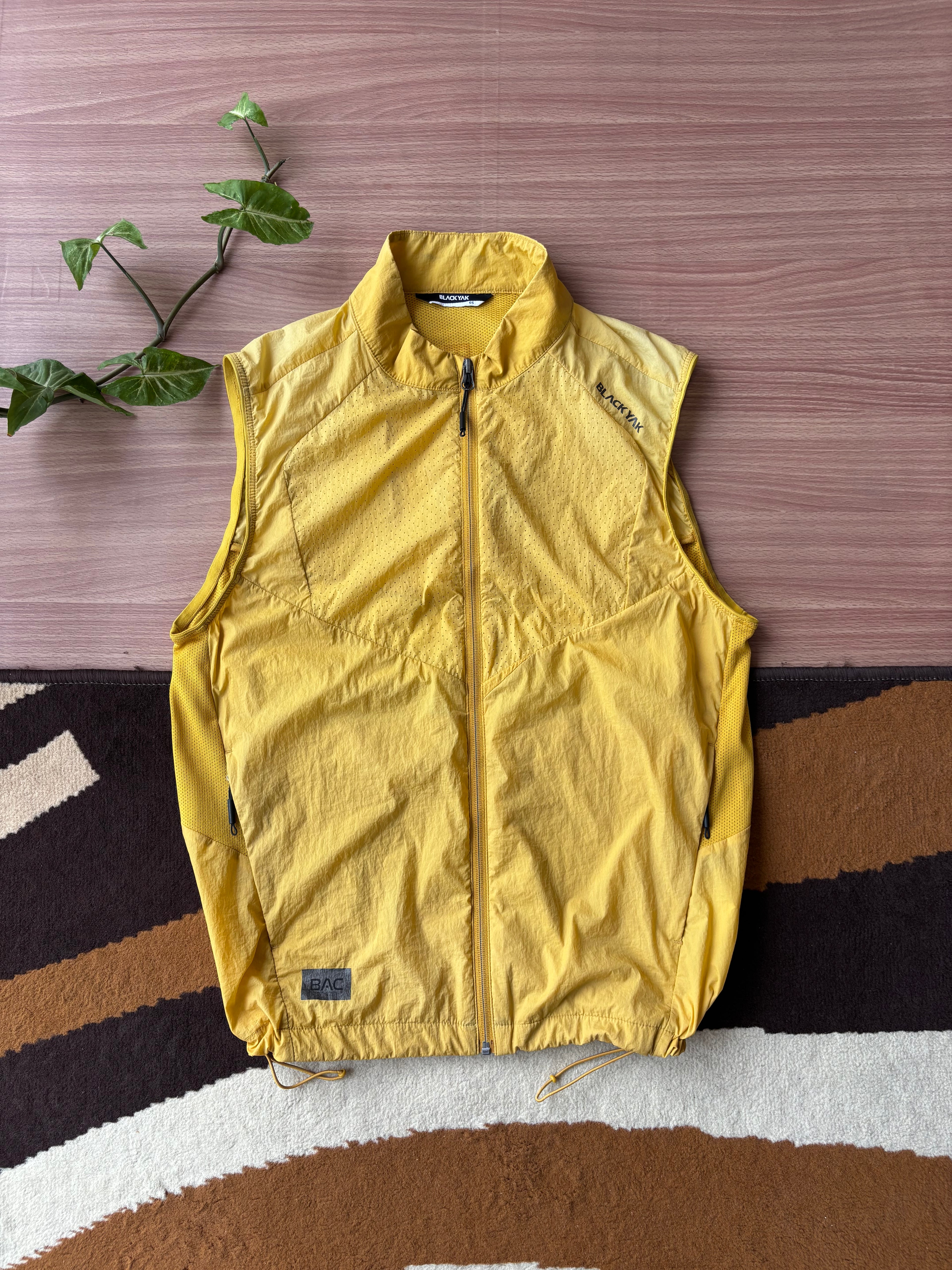 BlackYak alpine club Ultralight Vest (S-M)