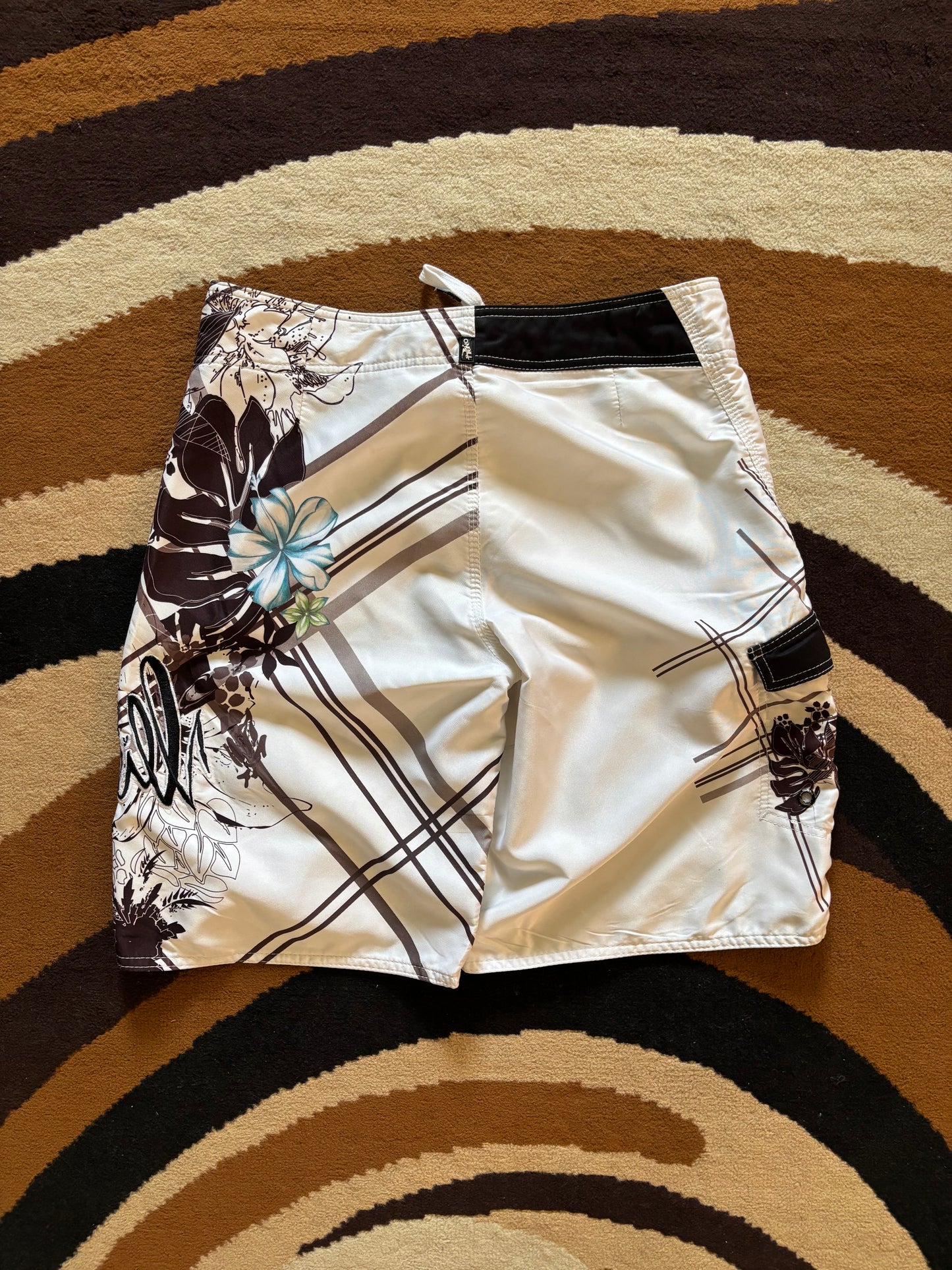 O'Neill floral print Boardies 33)