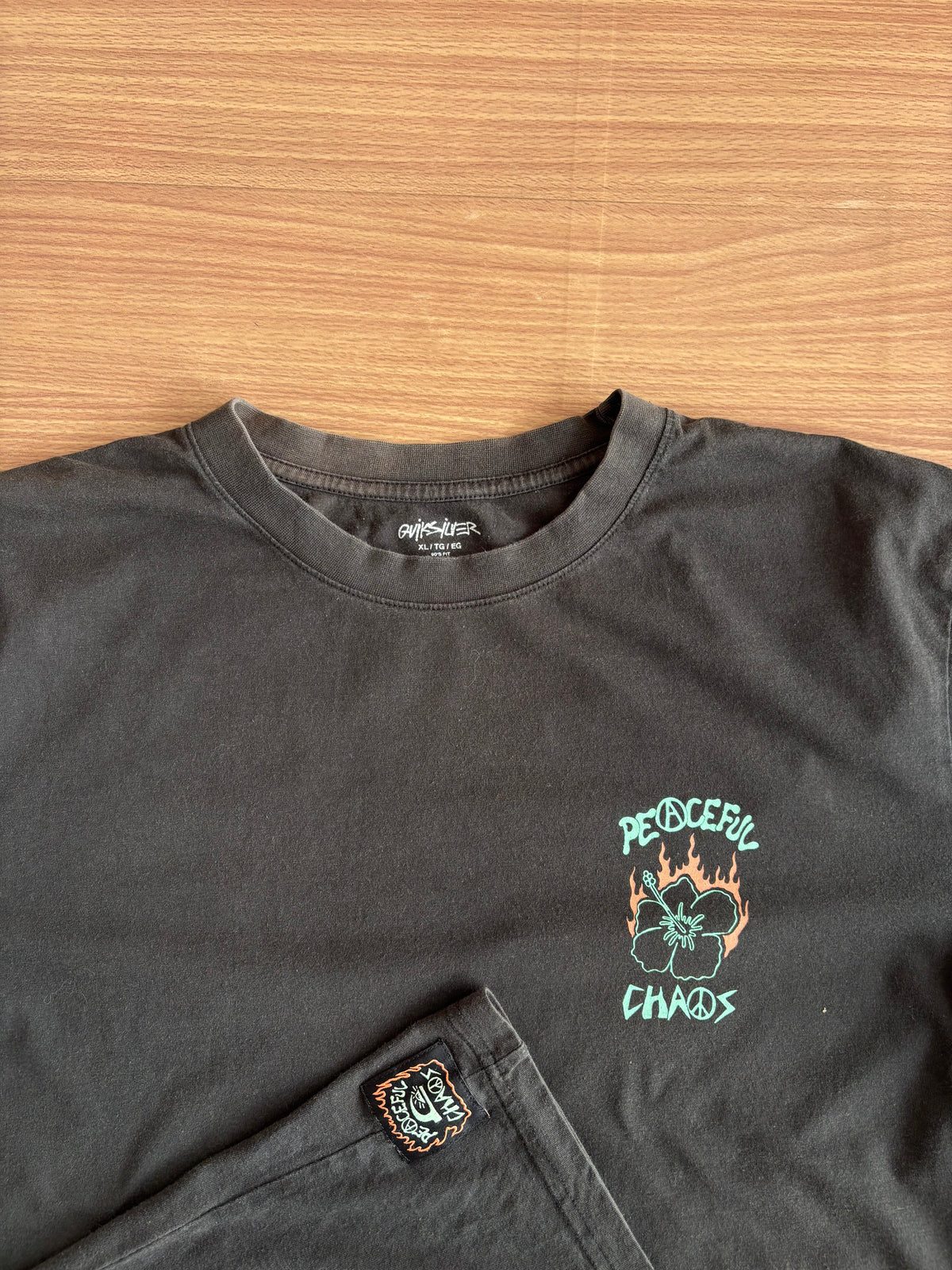 Quiksilver peaceful chaos tee (XL)