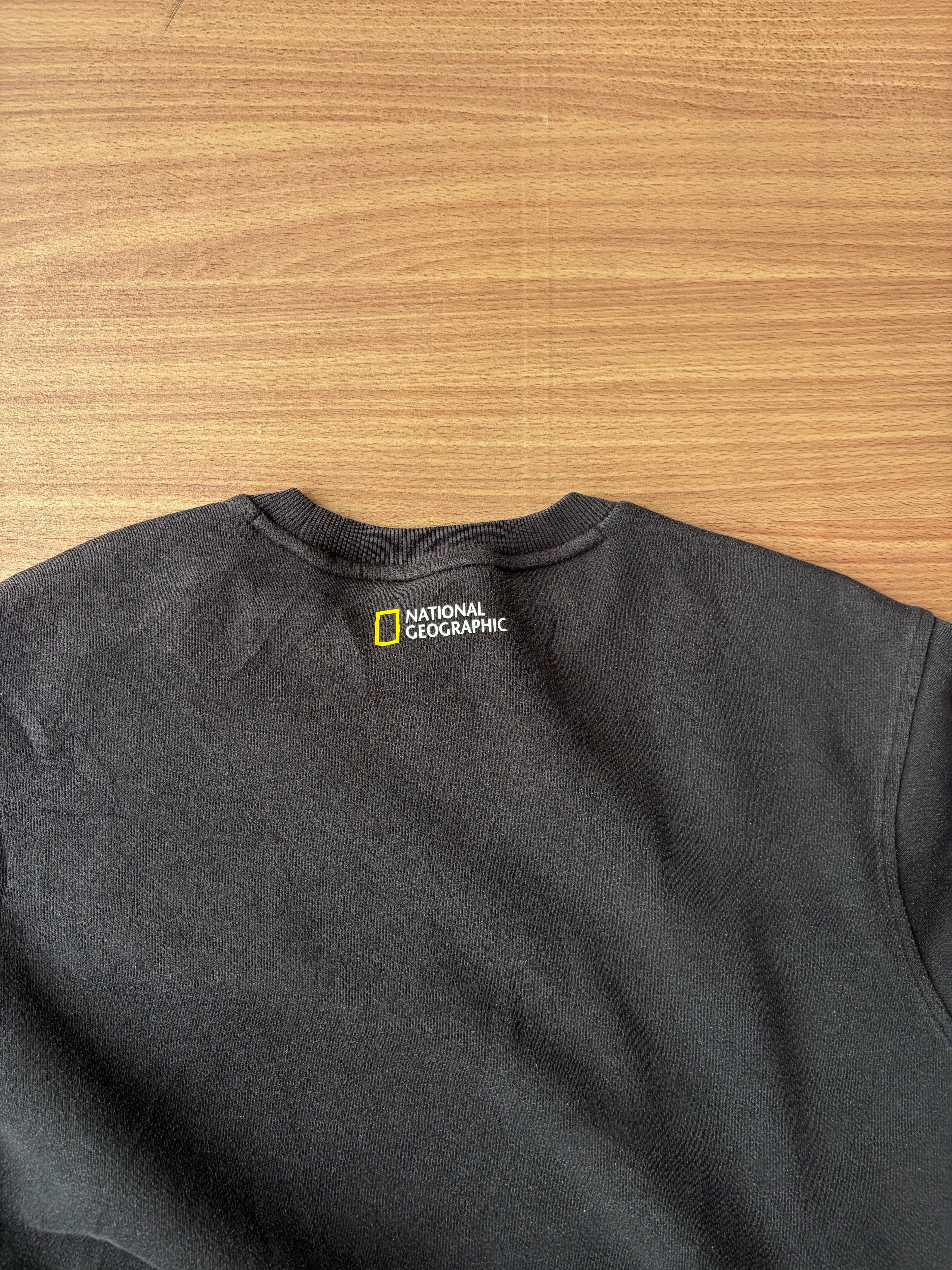 National Geographic sweatshirt (M-L)