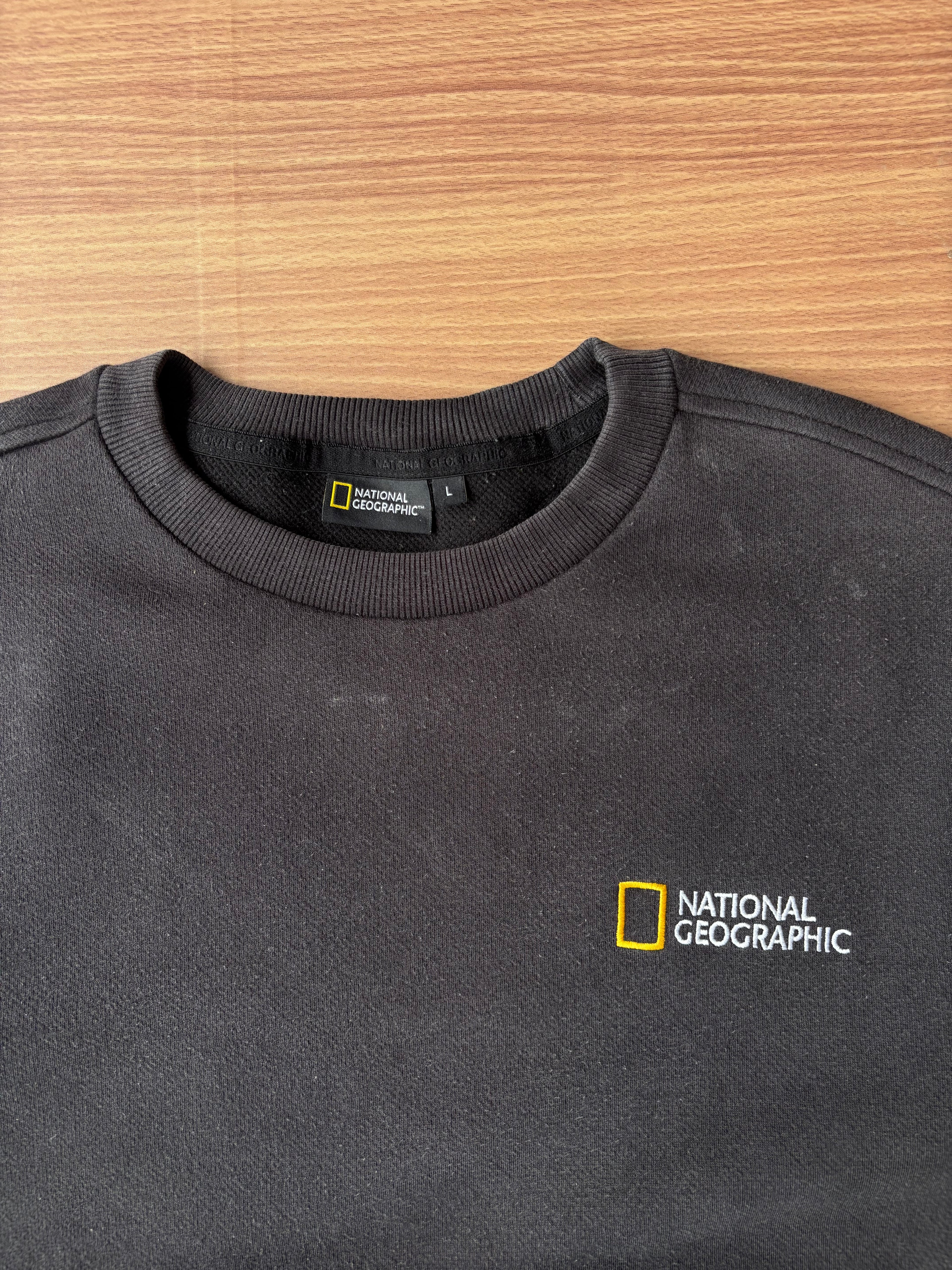 National Geographic sweatshirt (M-L)