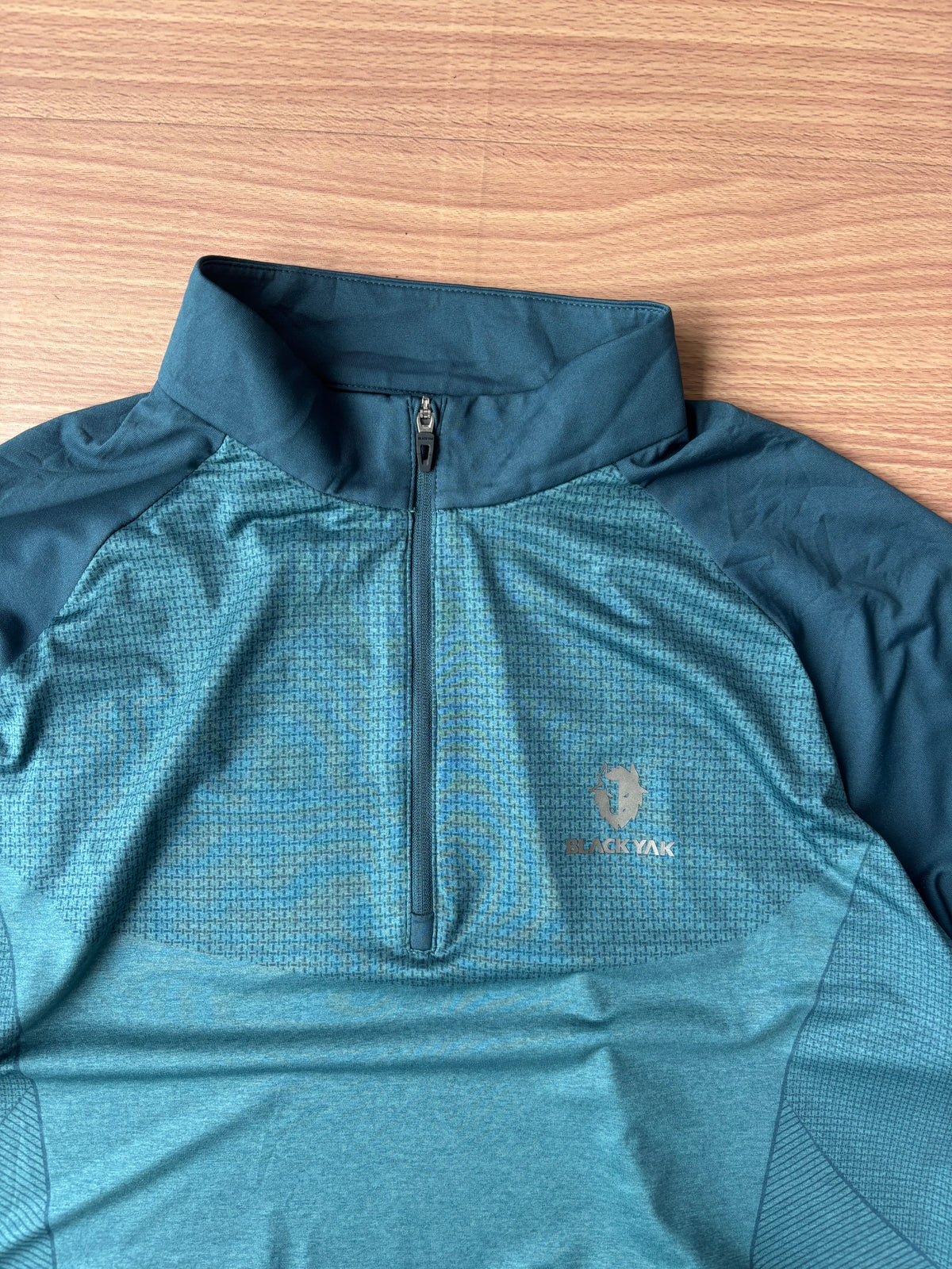 BlackYak Alpine Club tee (M)