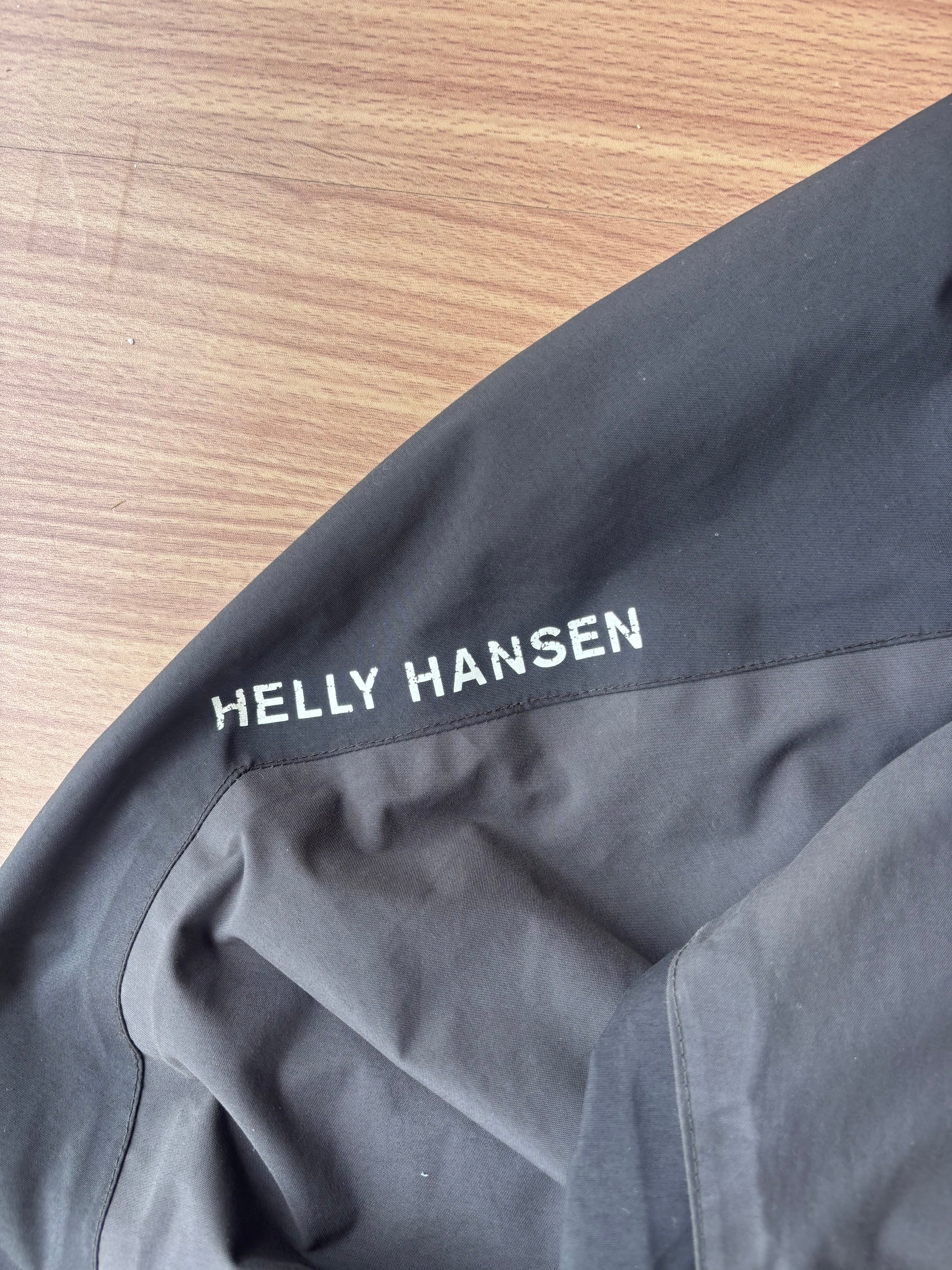 Helly Hansen shell jacket (L)