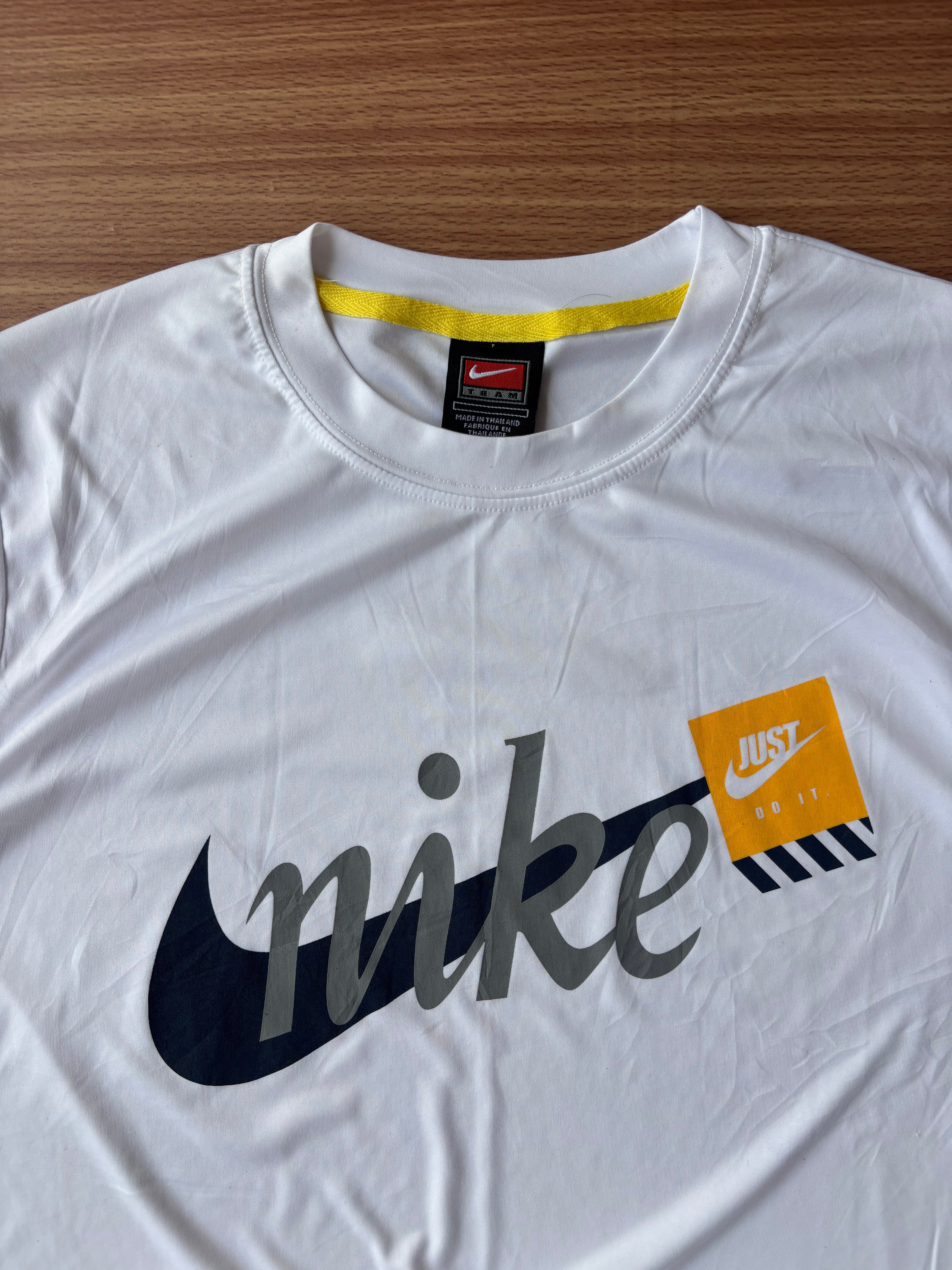 90’s Nike dryfit tee