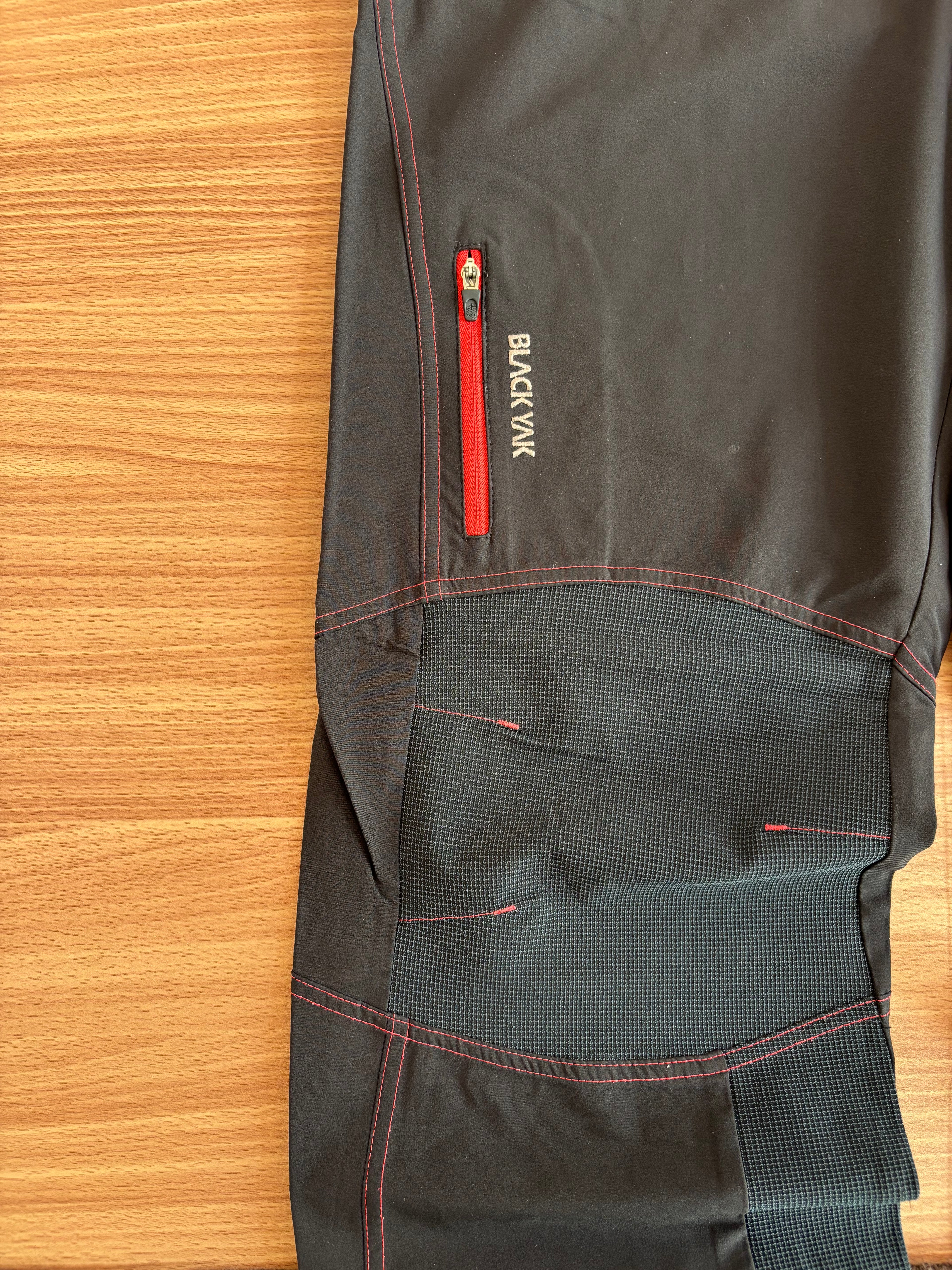 BlackYak Extreme peak loose fit pants
