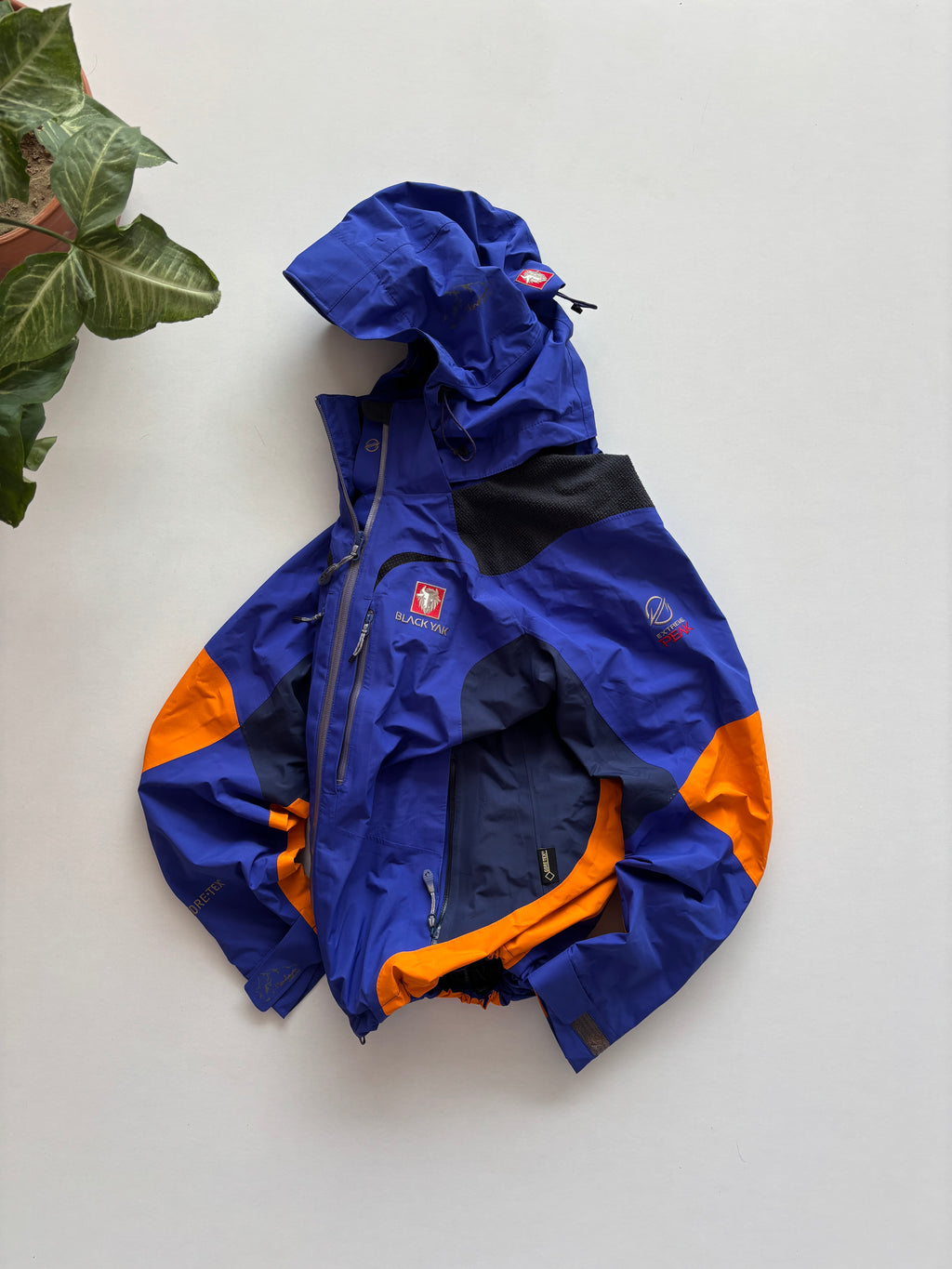 BlackYak goretex extreme peak shell (S)