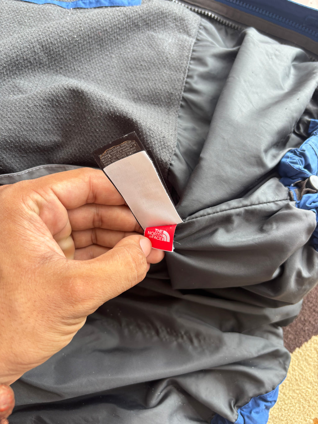 The North Face HyVent shell (L)