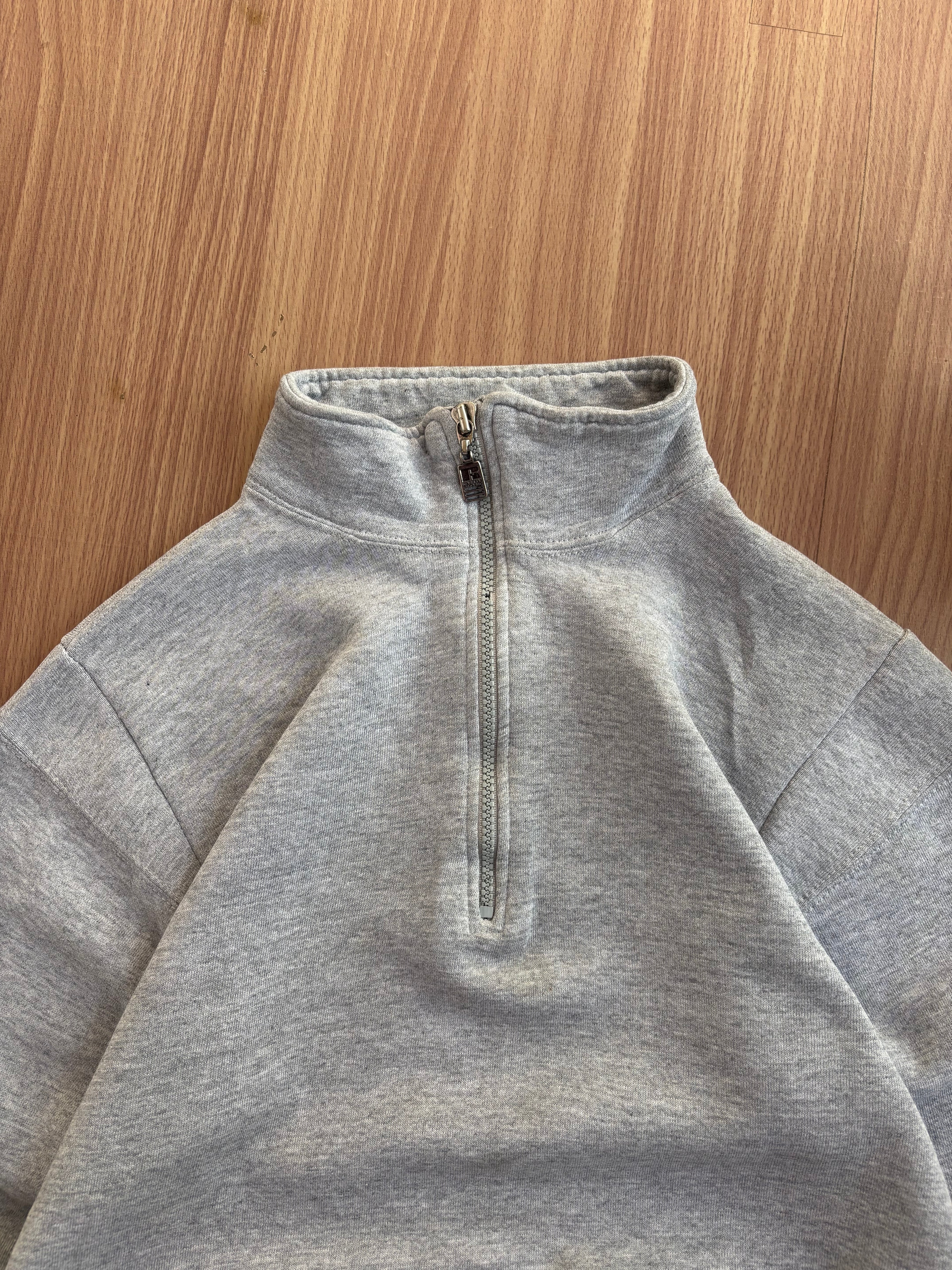 Russell athletics 90’s pullover (S-M)