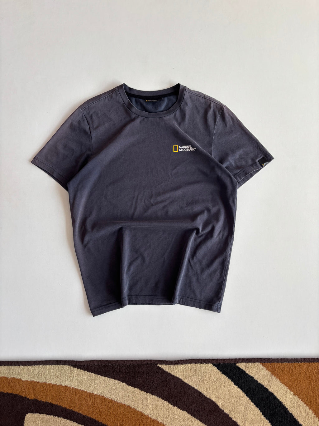 National Geographic tee (M)