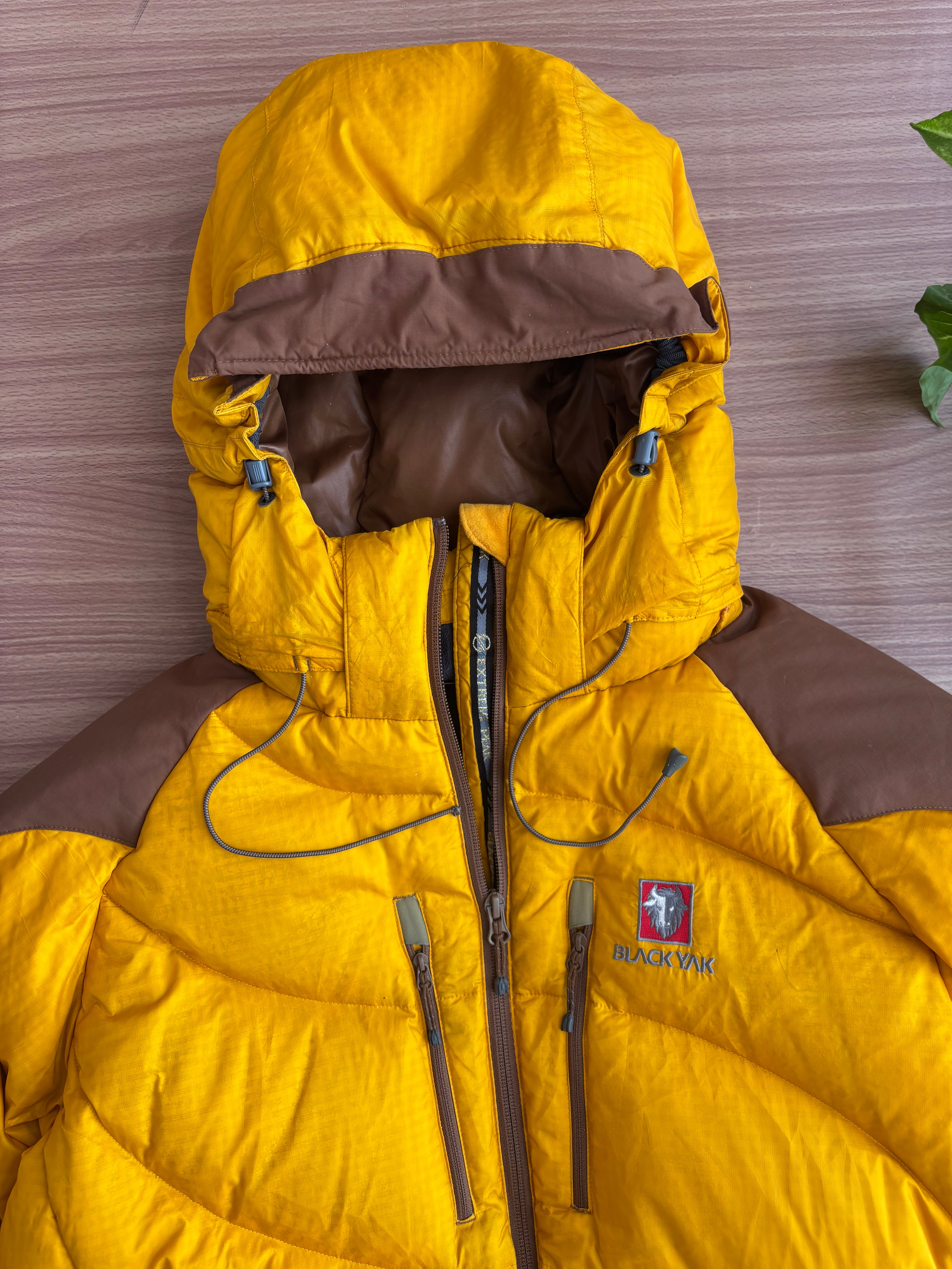 BlackYak extreme peak Down Puffer (L)