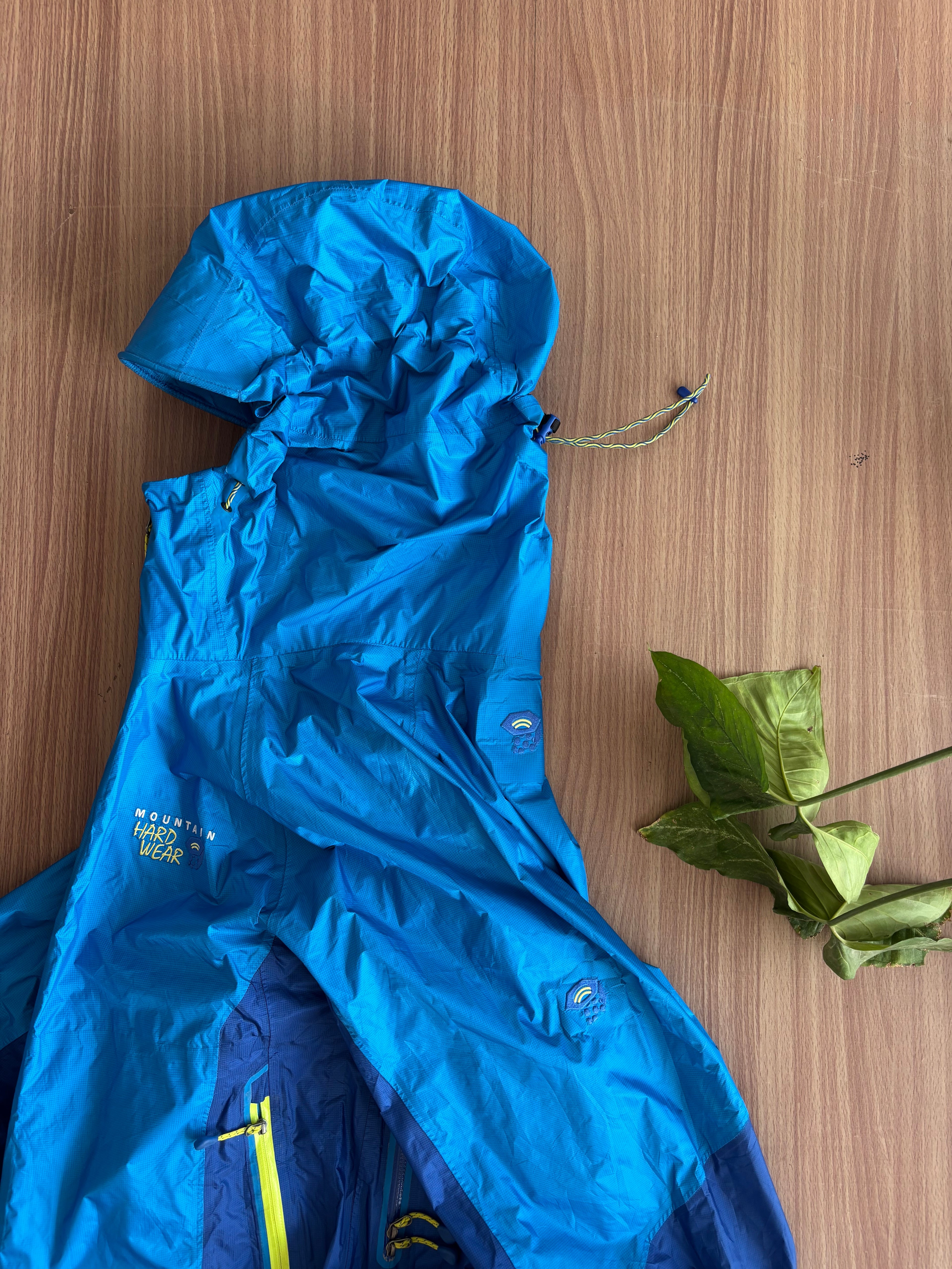 Mountain hardwear light shell