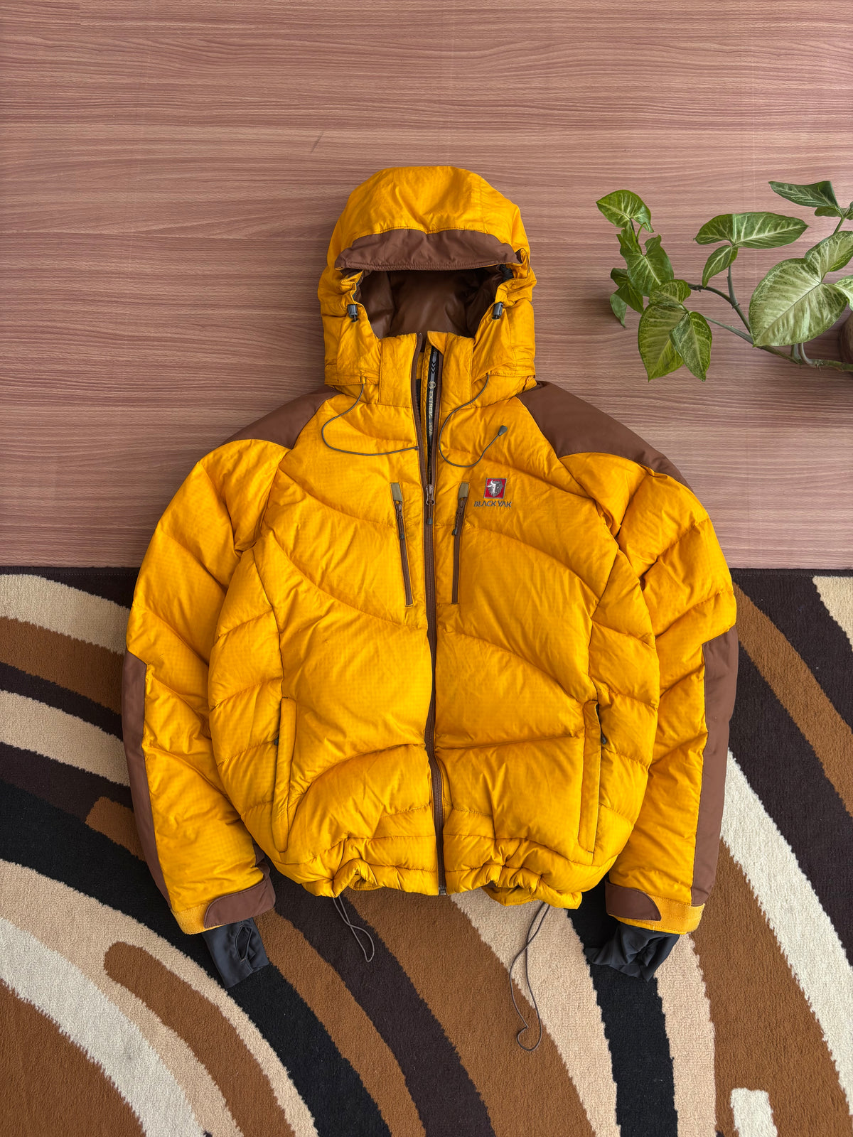 BlackYak extreme peak Down Puffer (L)