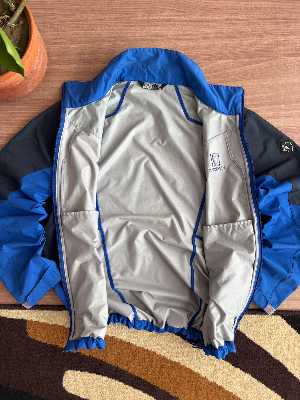 BlackYak windstopper shell (M)