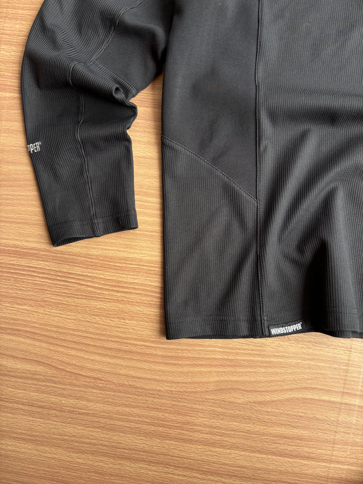 BlackYak windstopper full sleeve tee (M)
