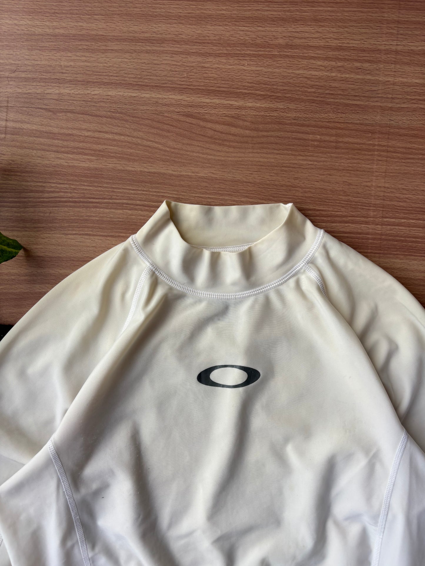 Oakley Surf Skin Rash Guard white