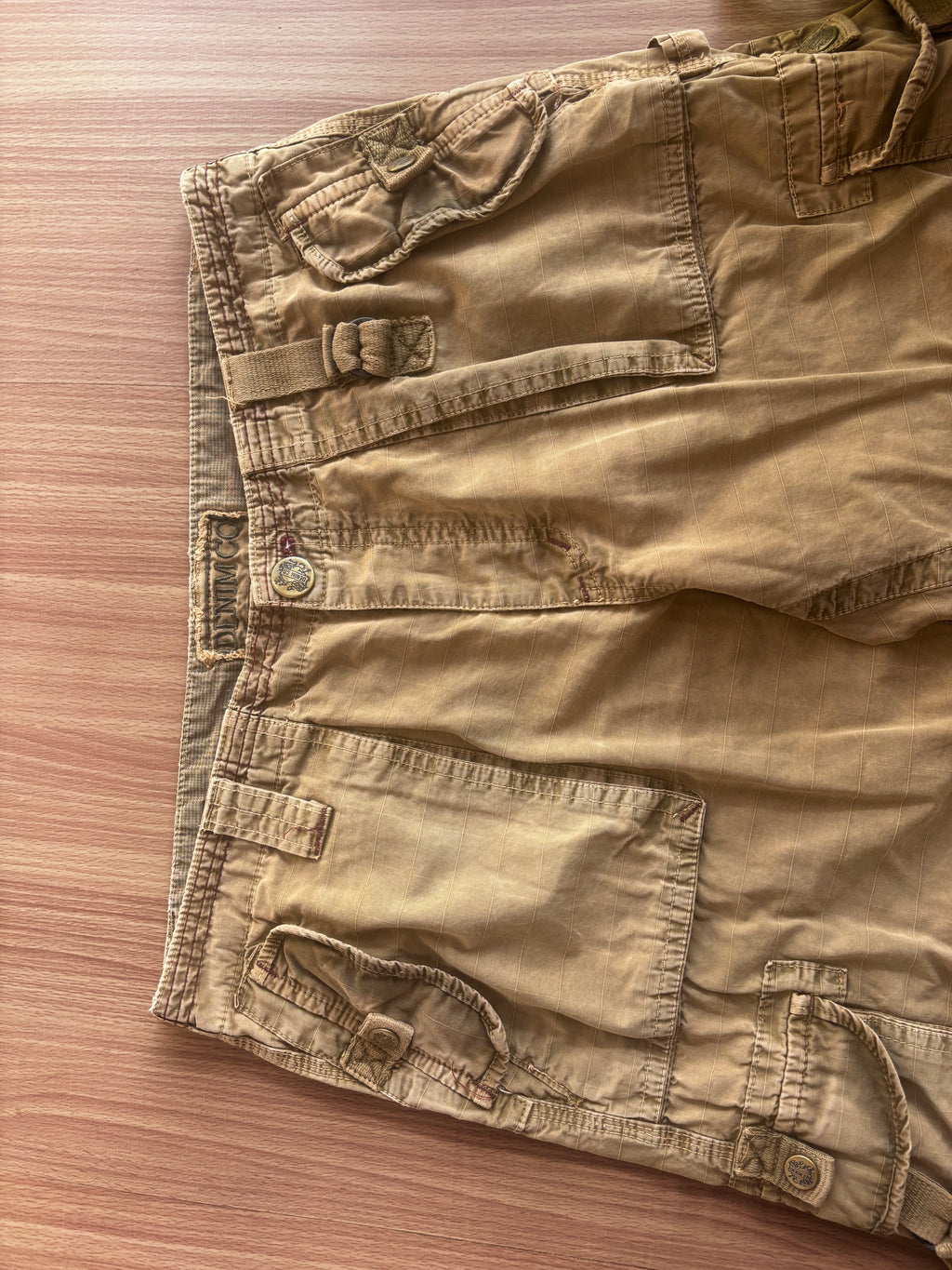 Denim Supply workwear cargo jorts(M-L)