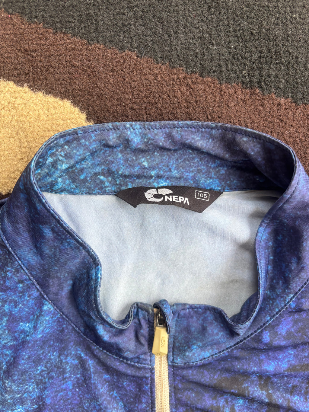 Nepa graphic tee (L)