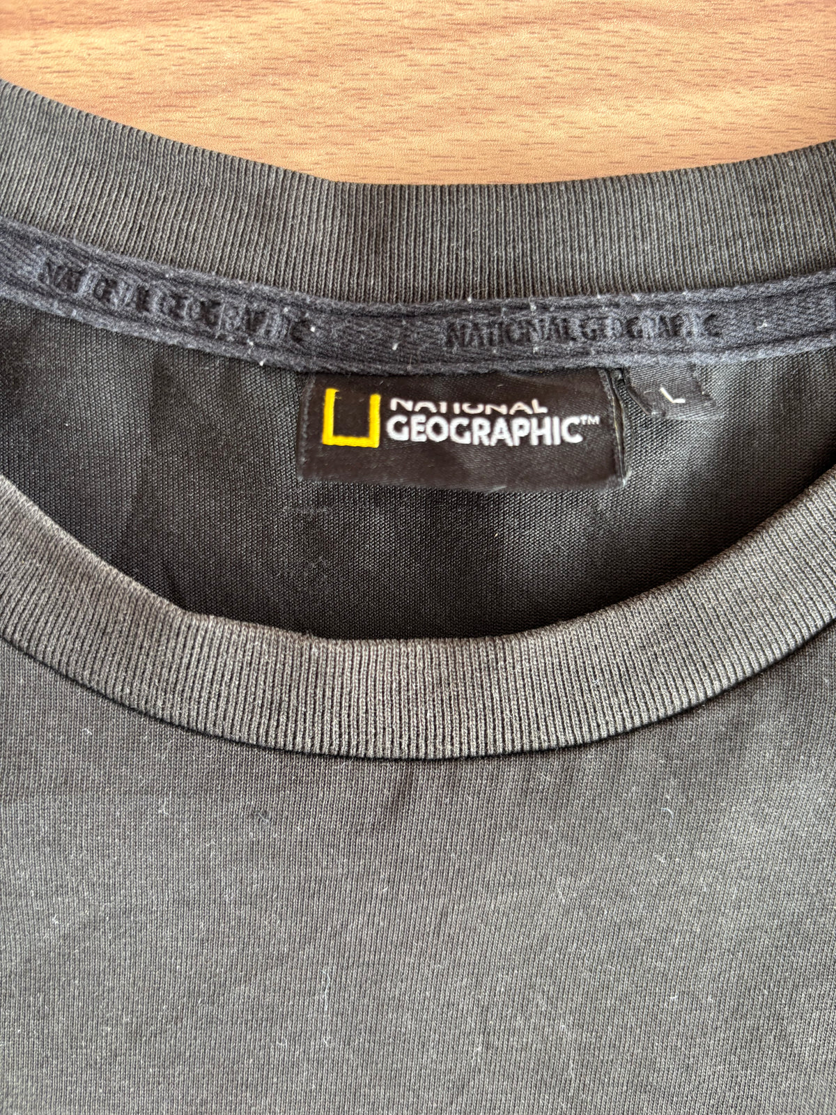 National Geographic tee (M)