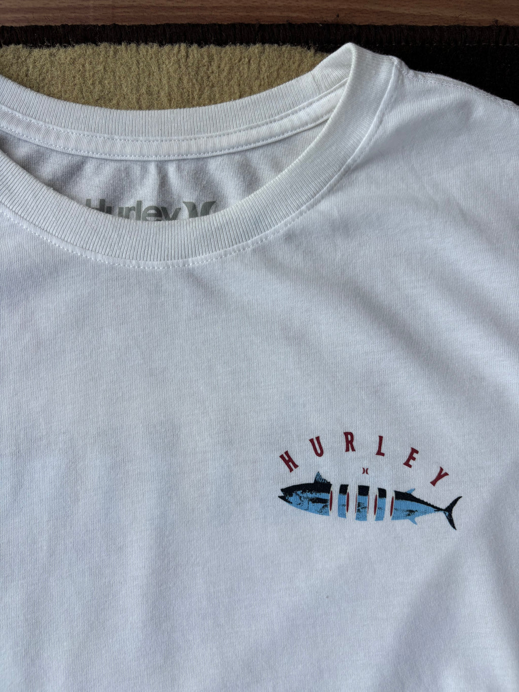 Hurley tee (L)