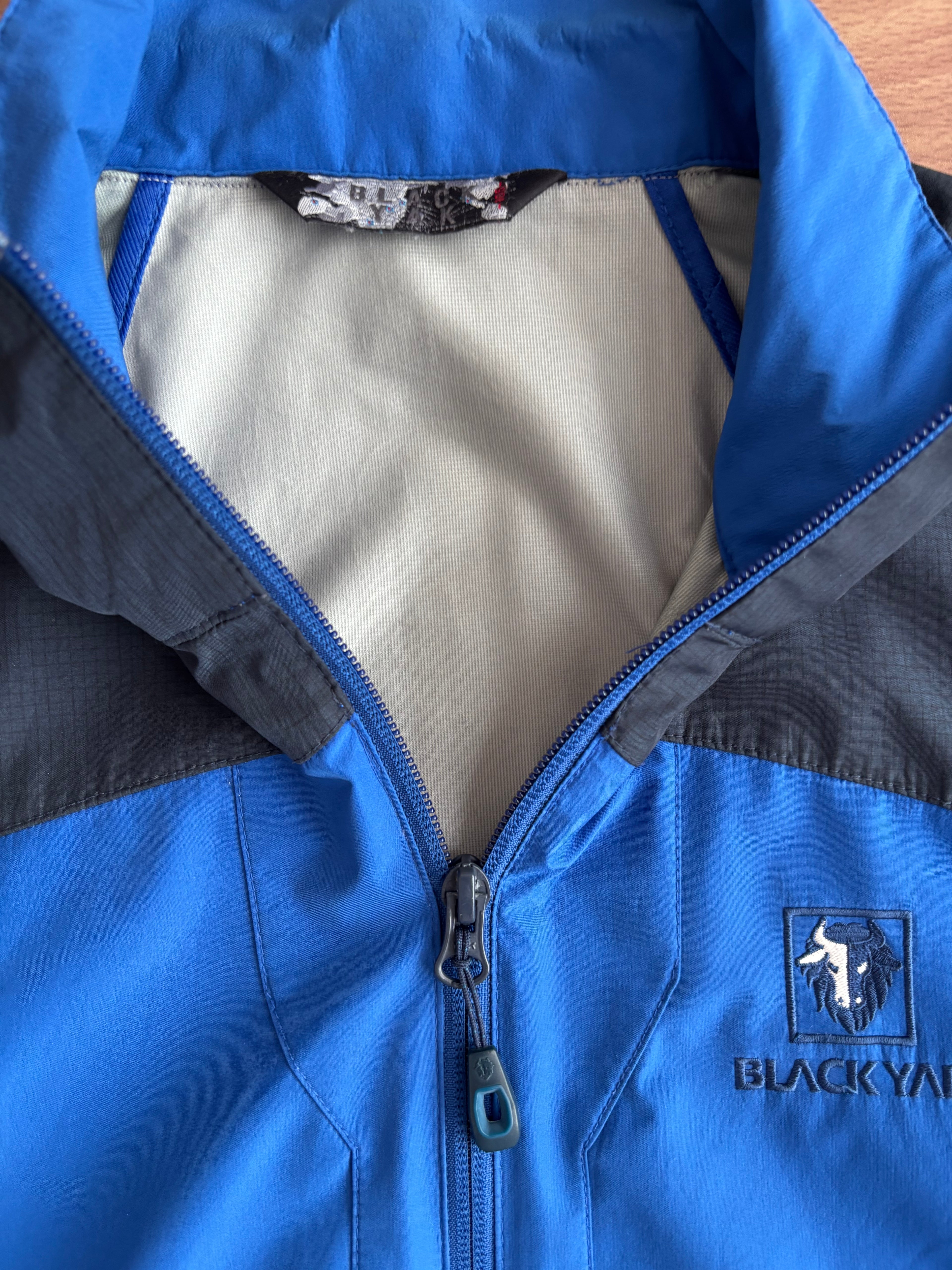 BlackYak windstopper shell (M)