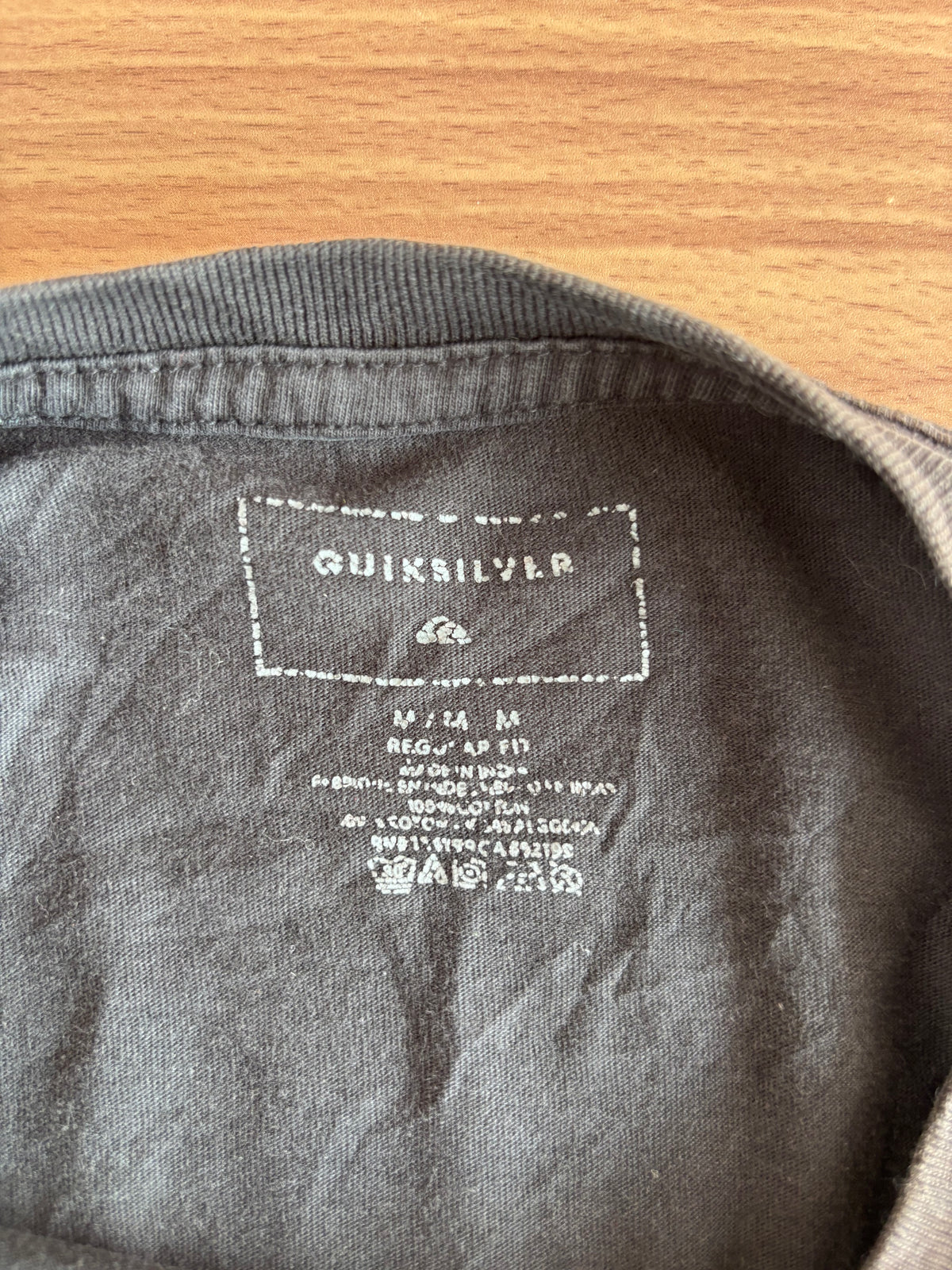 Quiksilver tee (M)