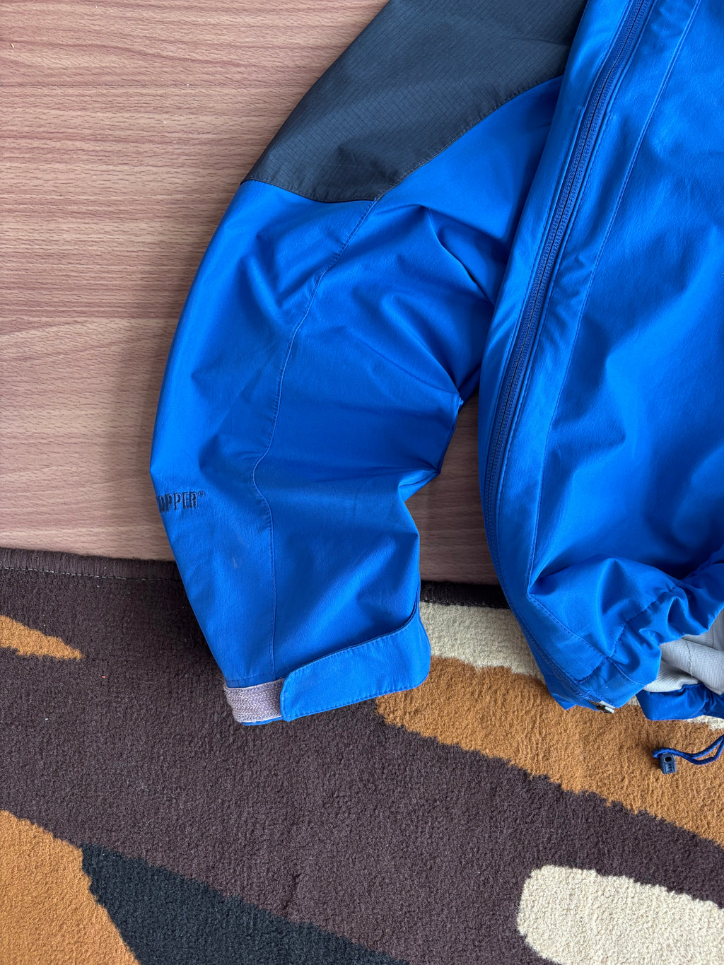 BlackYak windstopper shell (M)